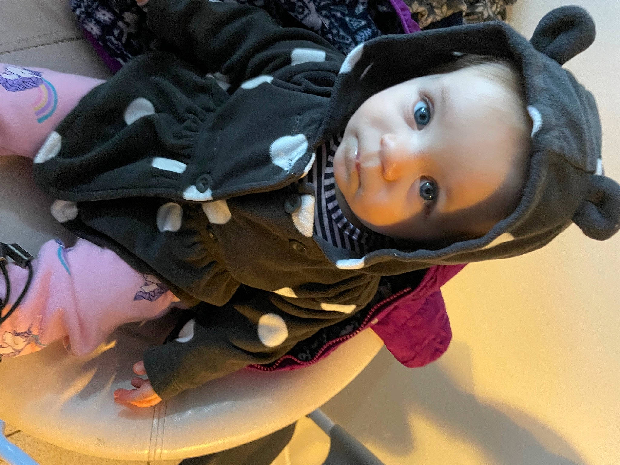 Sarah Jeanne a rejoint le concours — aidez-le/la à gagner de superbes lots ! art, auto_part, baby, baby_products, black_hair, carmine, child, doll, eyelash, fashion_accessory, fun, head, headwear, person, personal_protective_equipment, plastic, toddler, toy, tree