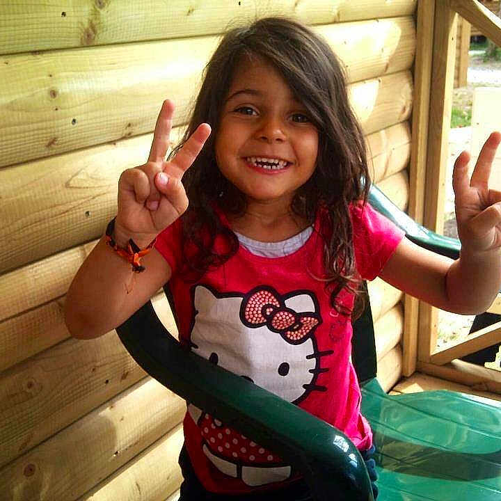 Flora participe au concours pour gagner de l'argent avec cette photo :