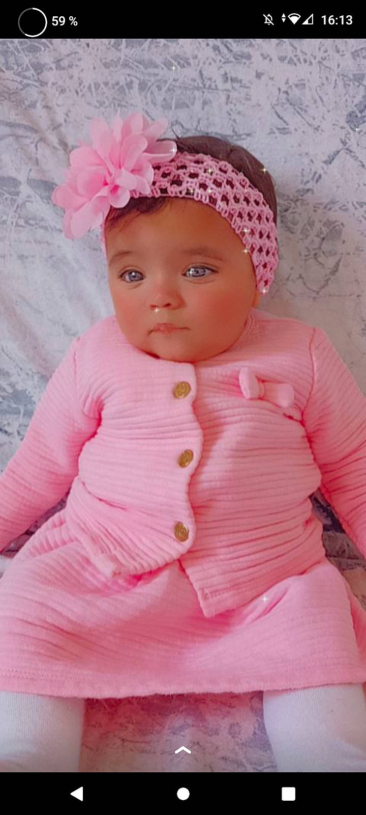 Serena a rejoint le concours — aidez-le/la à gagner de superbes lots ! baby, baby_products, baby_sleeping, baby_toddler_clothing, cap, cheek, comfort, dress, head, headband, headgear, headwear, knit_cap, linens, lip, magenta, nose, person, pink, skin