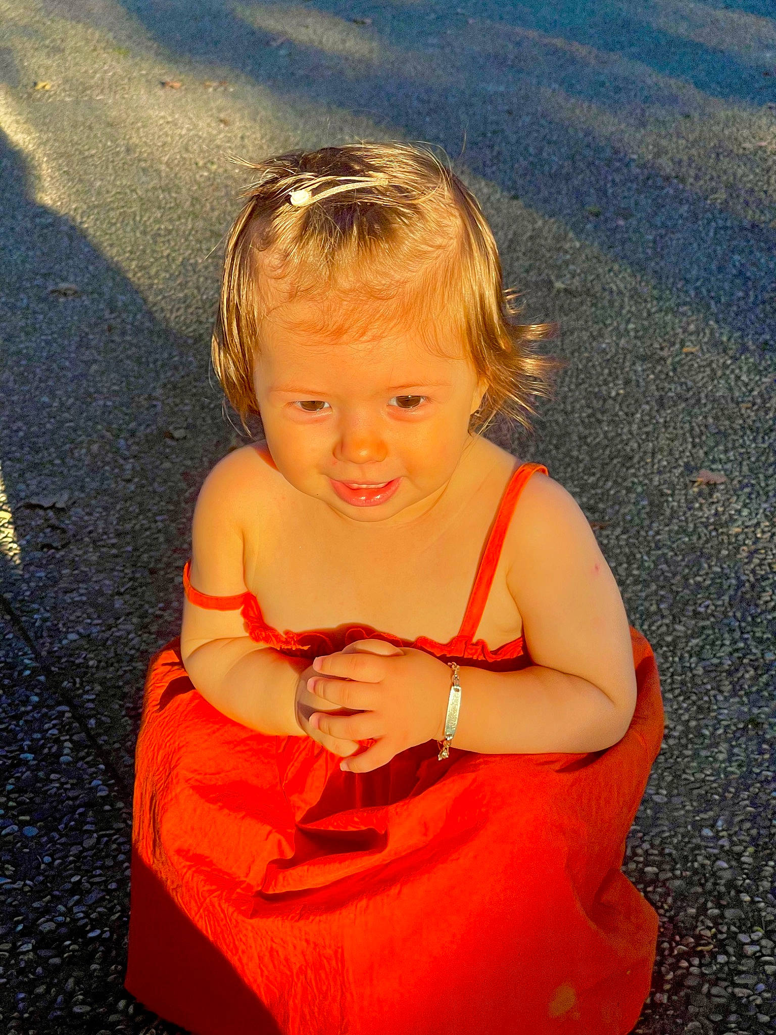 Emily participe au concours pour gagner de l'argent avec cette photo : asphalt, child, cool, facial_expression, finger, flash_photography, fun, gesture, grass, hairstyle, happy, human, leisure, people_in_nature, person, sky, smile, standing, summer, sunlight