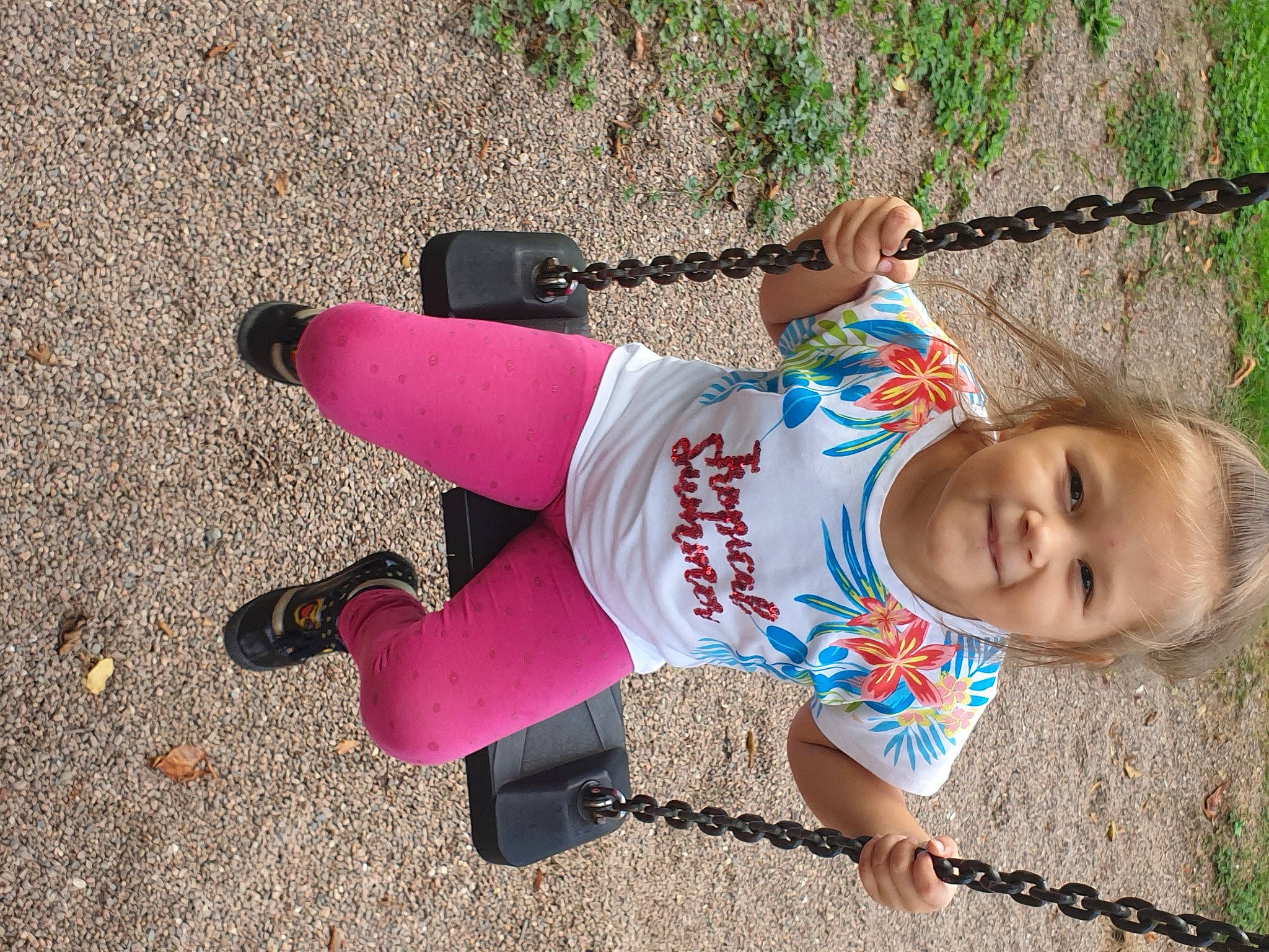 Ayana participe au concours pour gagner de l'argent avec cette photo : child, fun, joy, person, pink, play, toddler