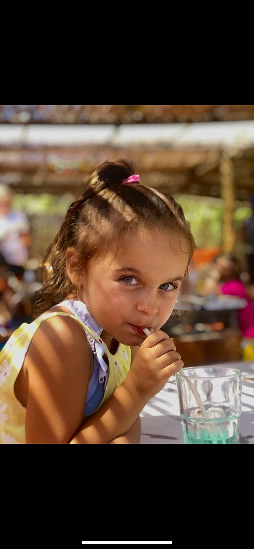 Candice a rejoint le concours — aidez-le/la à gagner de superbes lots ! child, drink, drinkware, event, fun, glass, grass, hair, hair_tie, happy, leisure, party, person, recreation, sweetness, table, tableware, toddler, vacation