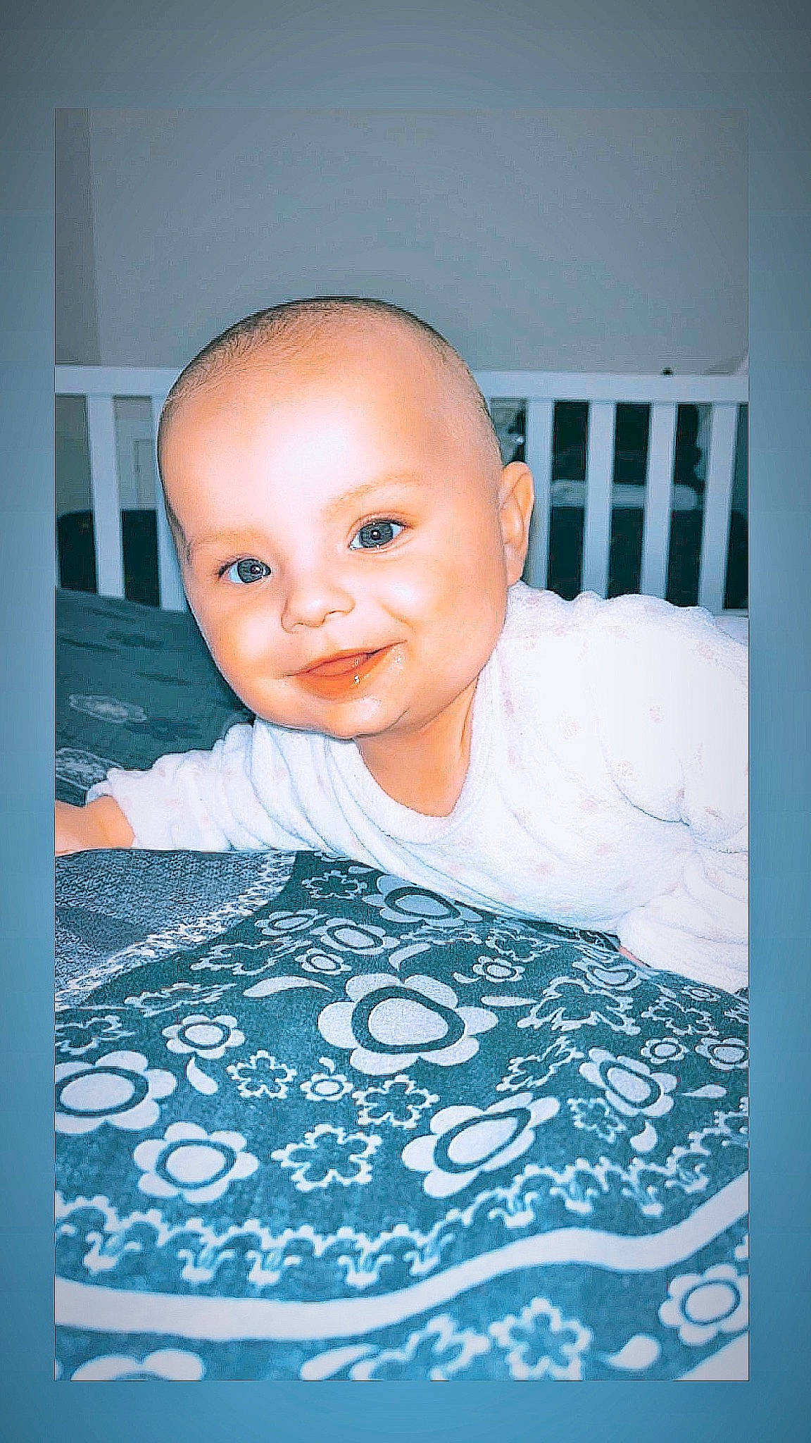 Nahïl a rejoint le concours — aidez-le/la à gagner de superbes lots ! art, azure, baby, bedding, child, electric_blue, flash_photography, floor, flooring, fun, happy, linens, pattern, person, portrait_photography, rectangle, room, smile, toddler, visual_arts