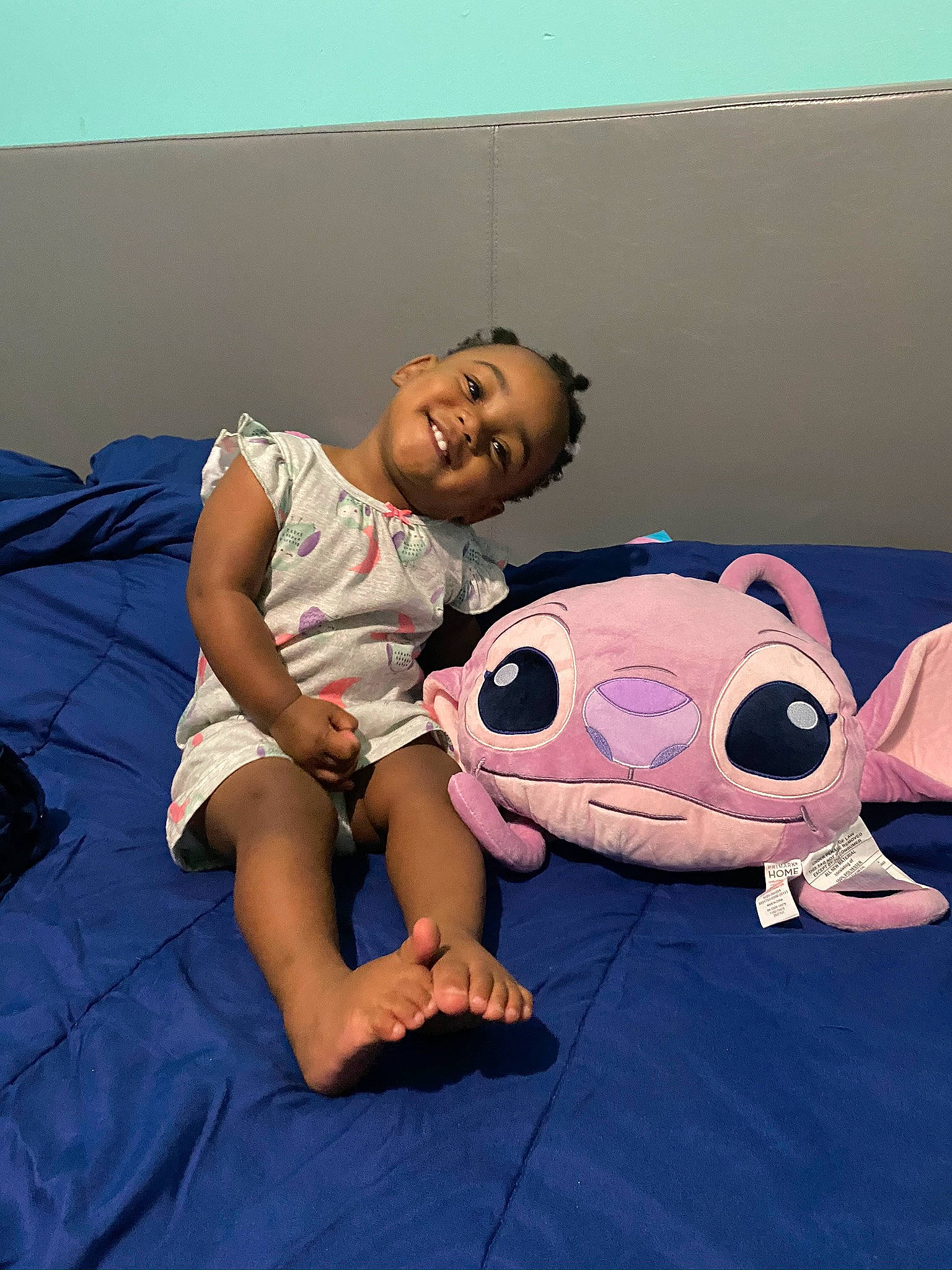 Dearra is registered to the contest to win money with this photo: child, fun, joy, person, plush, stuffed_toy, textile, toy