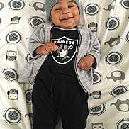 Jaylen Bell is registered to the contest to win money with this photo: white