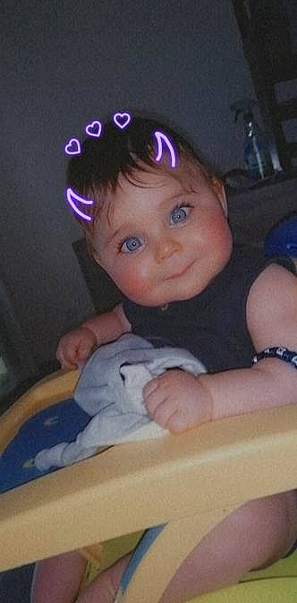 Kaydenn participe au concours pour gagner de l'argent avec cette photo : baby, baby_safety, baby_toddler_clothing, cheek, child, chin, comfort, eye, eyebrow, fun, human_body, infant_bed, iris, joy, lip, mouth, nose, person, product, skin