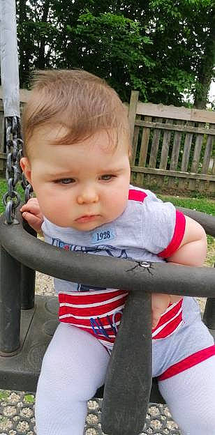 Kaydenn a rejoint le concours — aidez-le/la à gagner de superbes lots ! baby, baby_toddler_clothing, cheek, child, cool, eye, facial_expression, fun, grass, happy, head, leisure, person, plant, recreation, skin, sleeve, summer, t_shirt, toddler