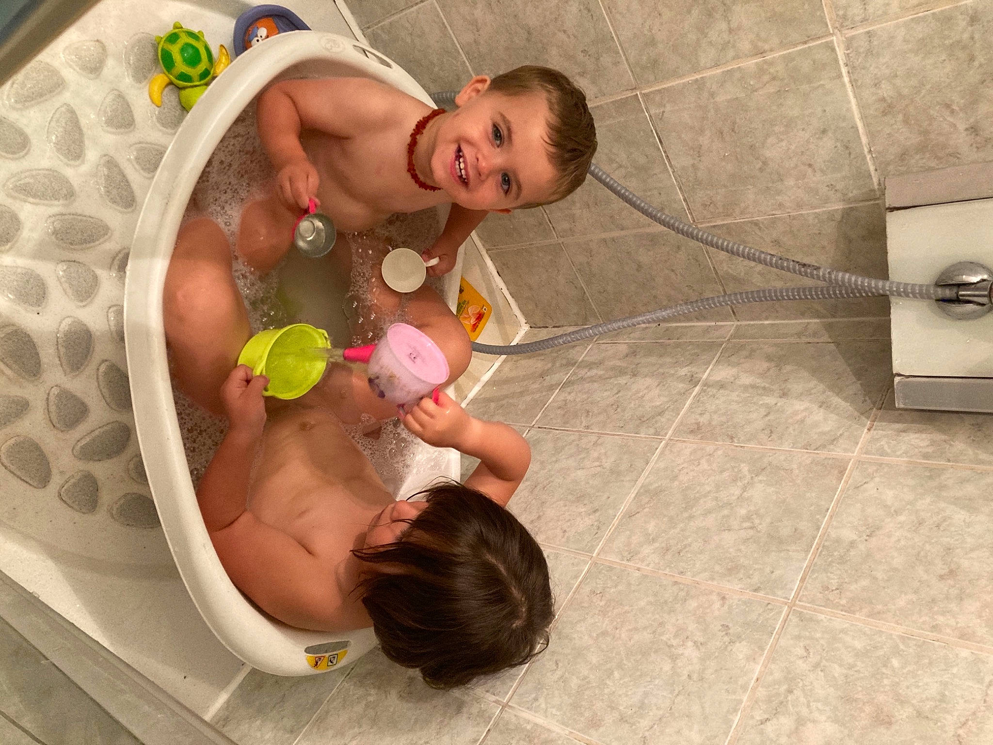 Elouan a rejoint le concours — aidez-le/la à gagner de superbes lots ! arm, baby, baby_products, baby_toys, bathing, bathroom, chest, child, circle, comfort, flooring, fun, happy, hardwood, joy, leisure, person, play, room, sitting