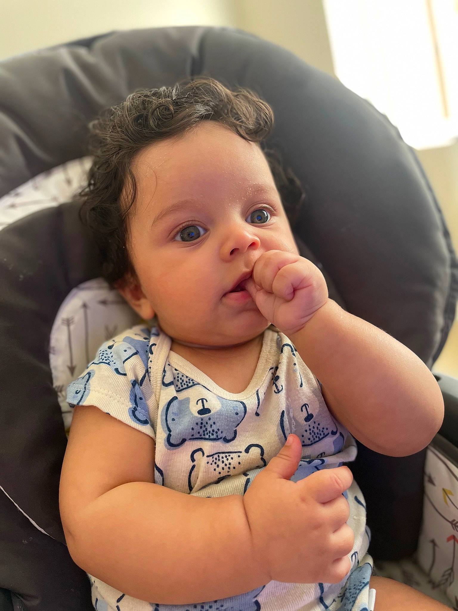 Leonidas is registered to the contest to win money with this photo: arm, baby, baby_toddler_clothing, cheek, comfort, ear, eye, eyebrow, eyelash, finger, gesture, hand, happy, iris, lip, mouth, neck, nose, person, skin