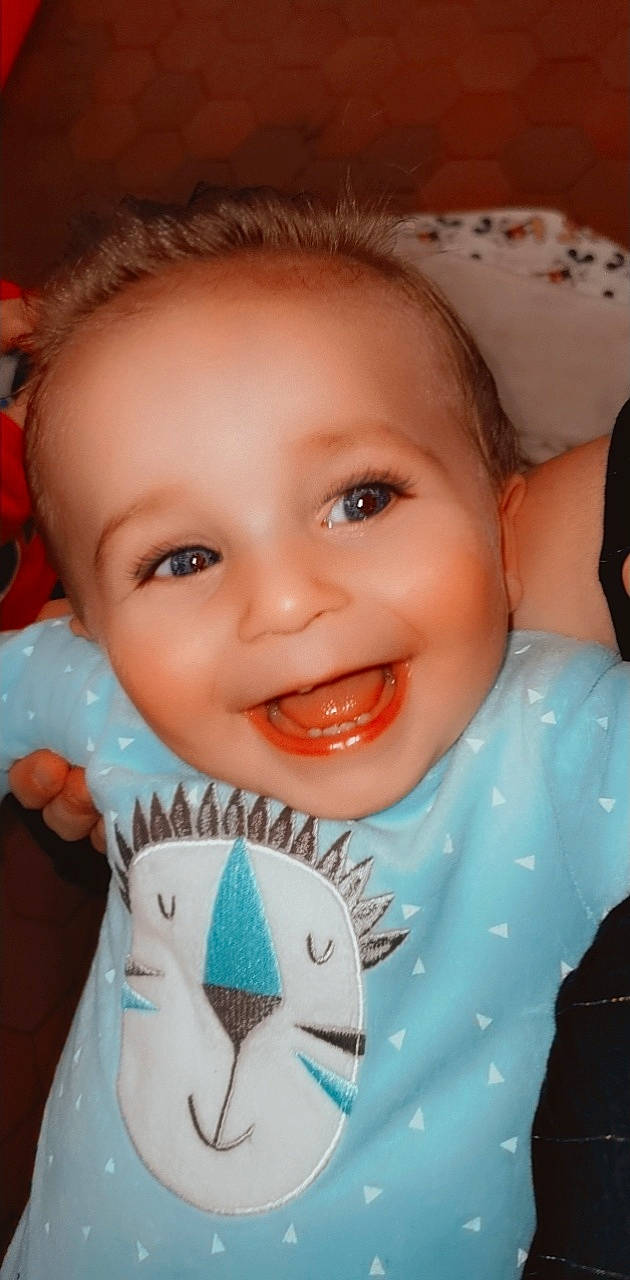 Nïgel a rejoint le concours — aidez-le/la à gagner de superbes lots ! arm, azure, baby, baby_toddler_clothing, cheek, chin, eye, eyebrow, face, facial_expression, head, human_body, iris, joy, lip, mouth, nose, person, product, skin