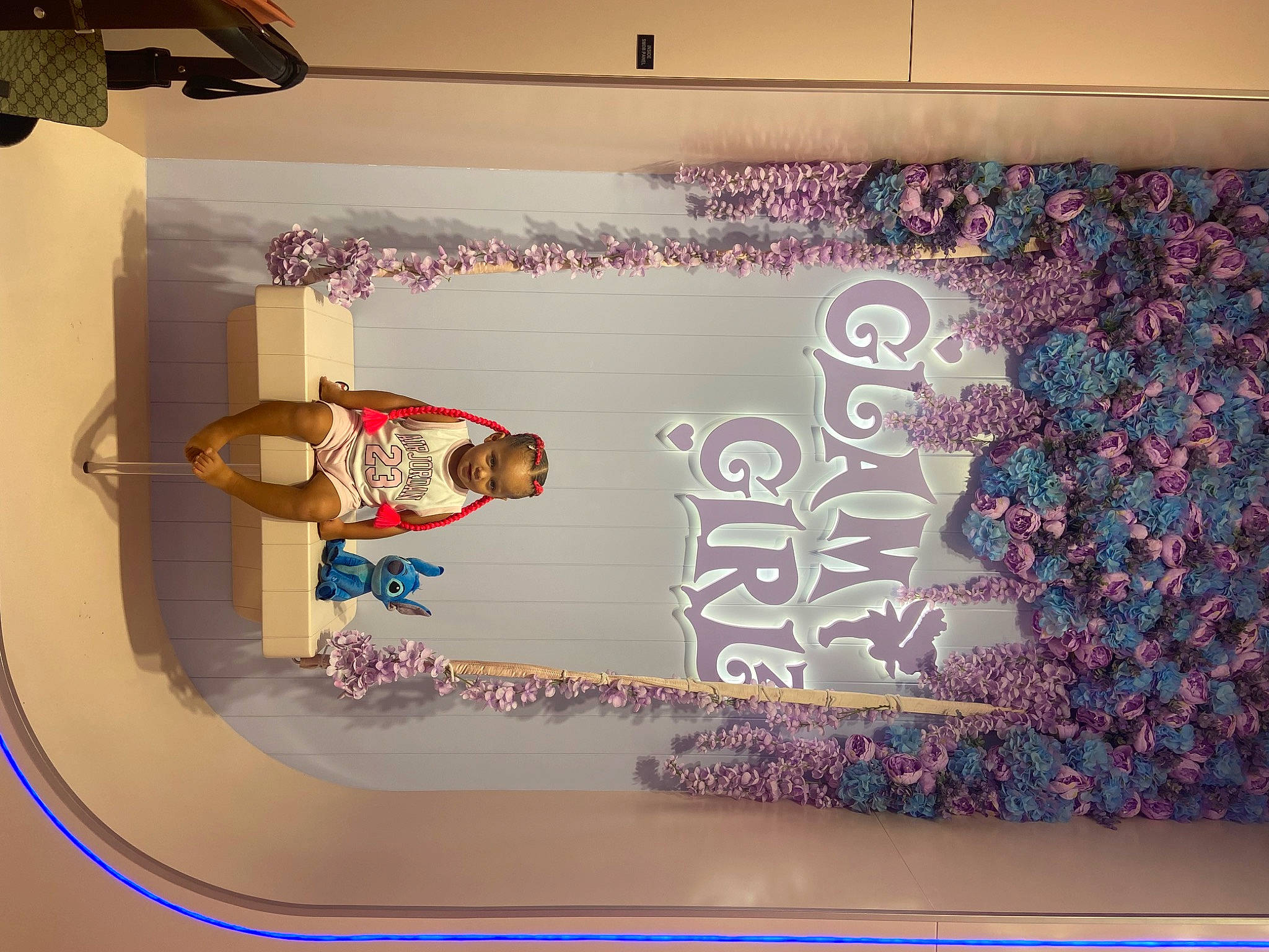 Aliyah a rejoint le concours — aidez-le/la à gagner de superbes lots ! advertising, art, banner, ceiling, creative_arts, event, fashion_design, font, graphics, magenta, pattern, person, product, rectangle, room, visual_arts, wood