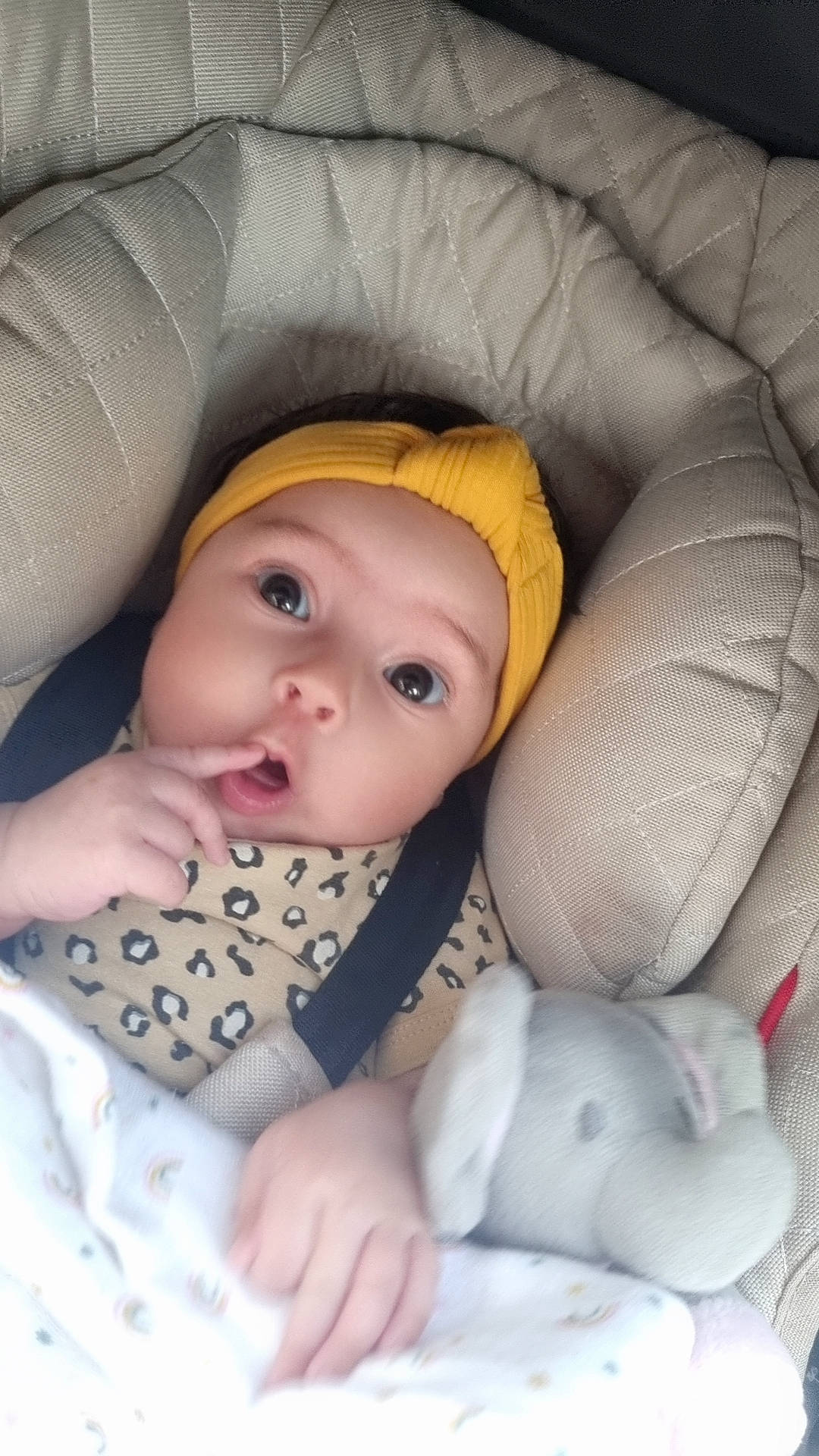 Sofia participe au concours pour gagner de l'argent avec cette photo : baby, baby_toddler_clothing, cheek, child, chin, comfort, eye, eyebrow, face, facial_expression, head, headgear, headwear, iris, lip, mammal, nose, person, skin, textile