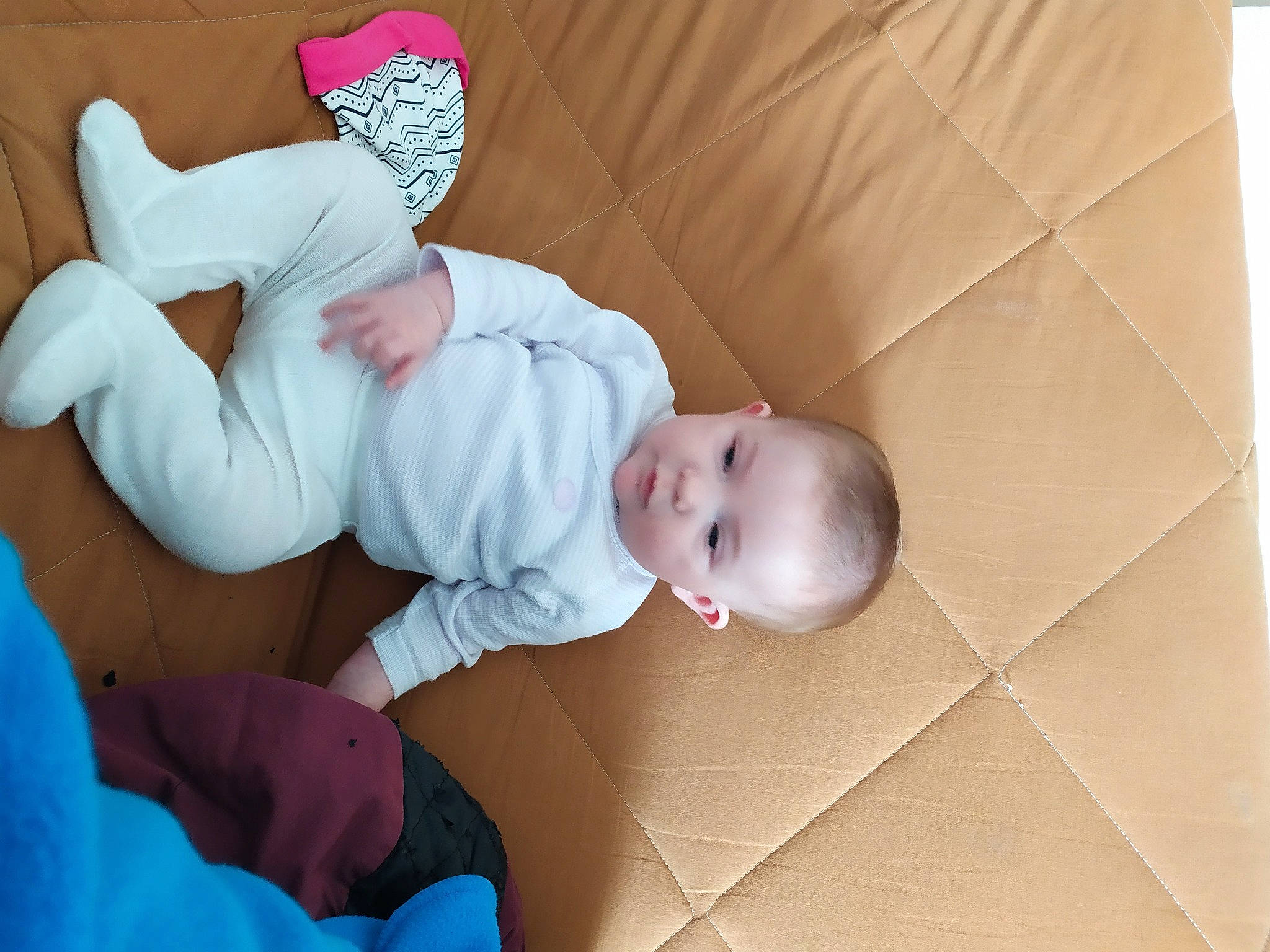 Yélenna participe au concours pour gagner de l'argent avec cette photo : baby, baby_sleeping, child, person, toddler