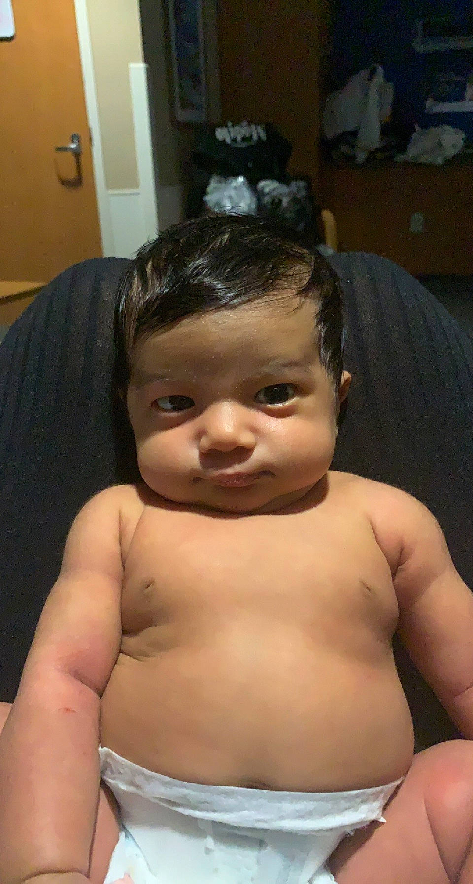 Calie is registered to the contest to win money with this photo: cheek, chin, ear, eye, eyebrow, eyelash, face, forehead, hair, hairstyle, head, human_body, leg, lip, mouth, nose, person, shoulder, skin, smile