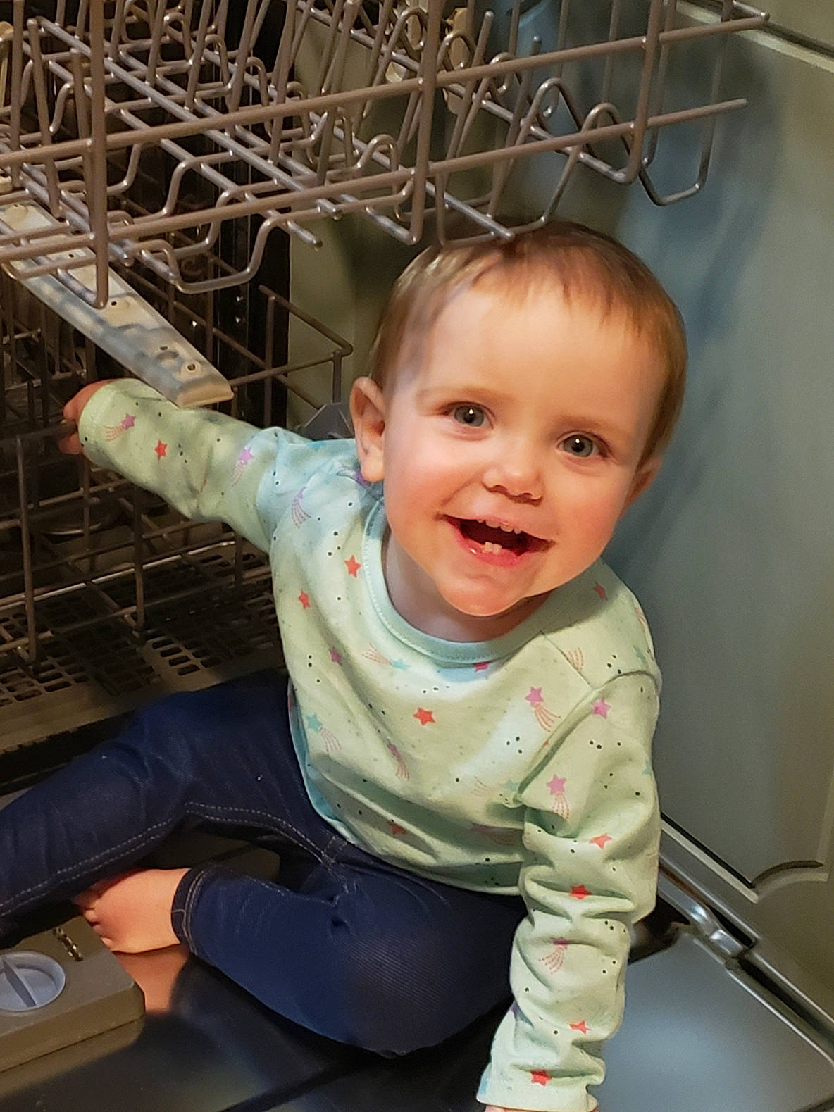 Kamdyn is registered to the contest to win money with this photo: baby, cheek, child, head, joy, person, sitting, skin, smile, toddler