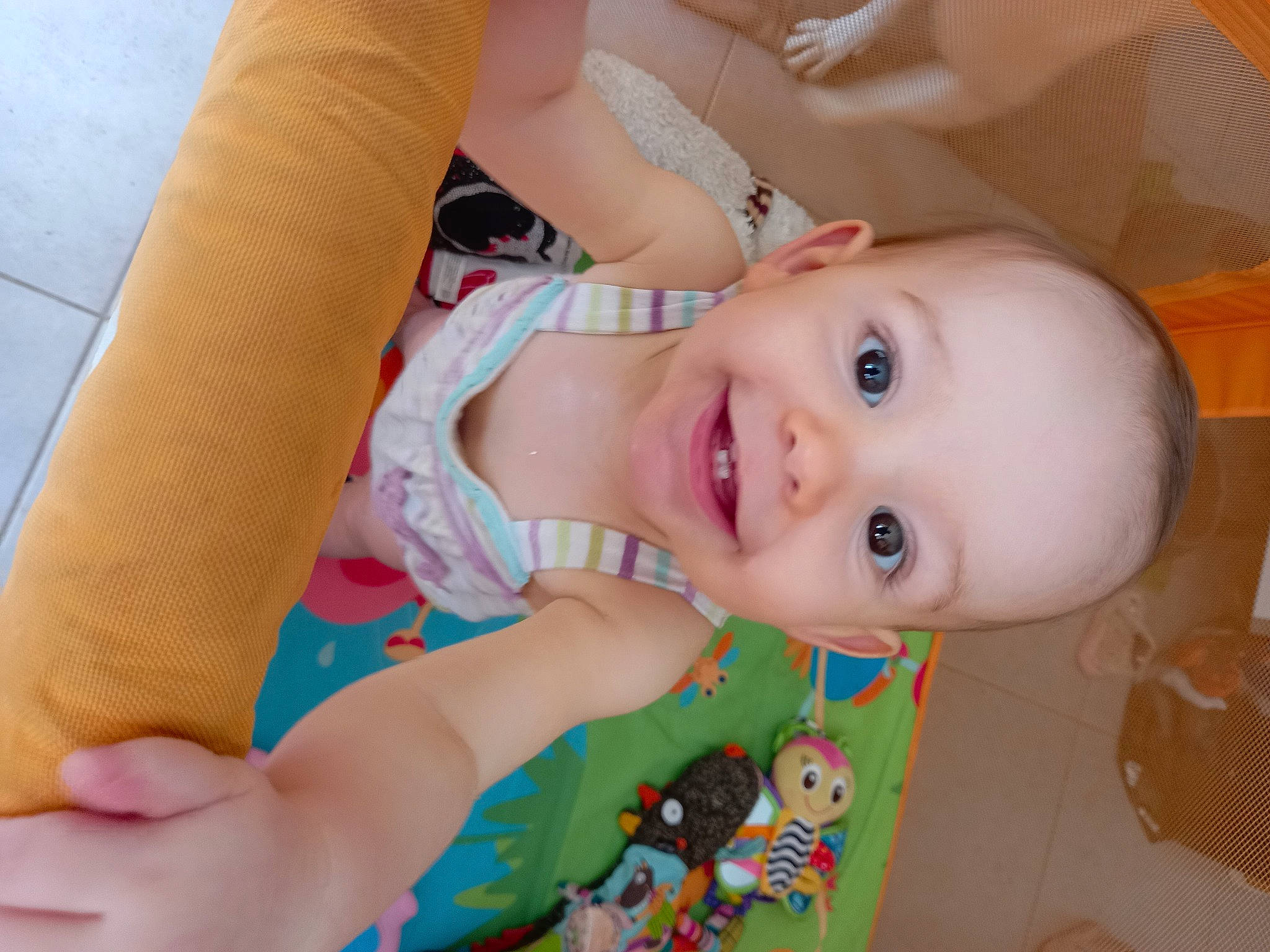 Haley a rejoint le concours — aidez-le/la à gagner de superbes lots ! baby, baby_toddler_clothing, cheek, dress, eye, eyebrow, eyelash, finger, hand, happy, head, human_body, iris, joy, lip, mouth, nail, nose, person, skin