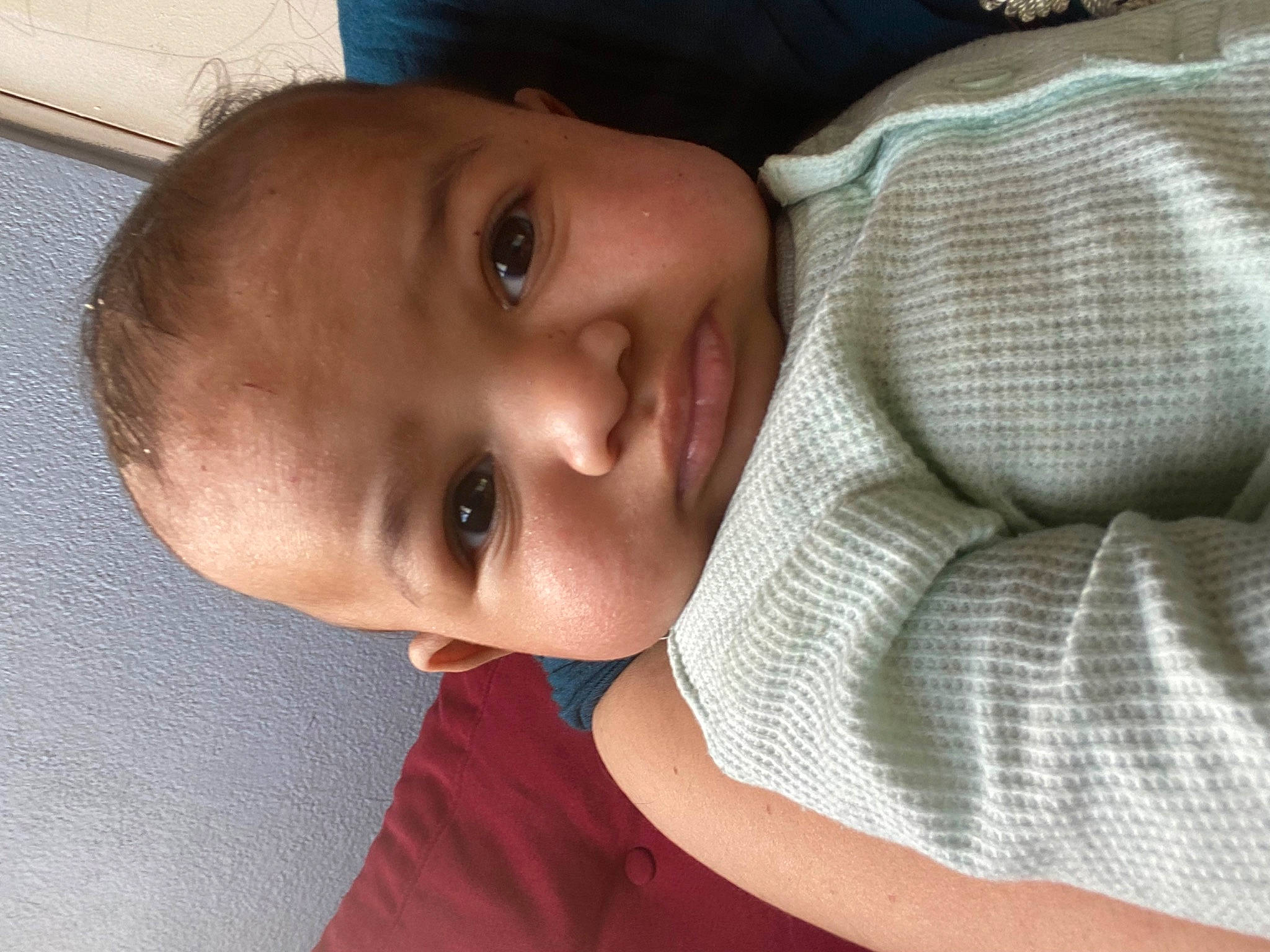 Warren a rejoint le concours — aidez-le/la à gagner de superbes lots ! baby, baby_toddler_clothing, cheek, child, comfort, elbow, eye, eyelash, forehead, happy, iris, lip, mouth, neck, nose, person, plant, skin, sleeve, smile