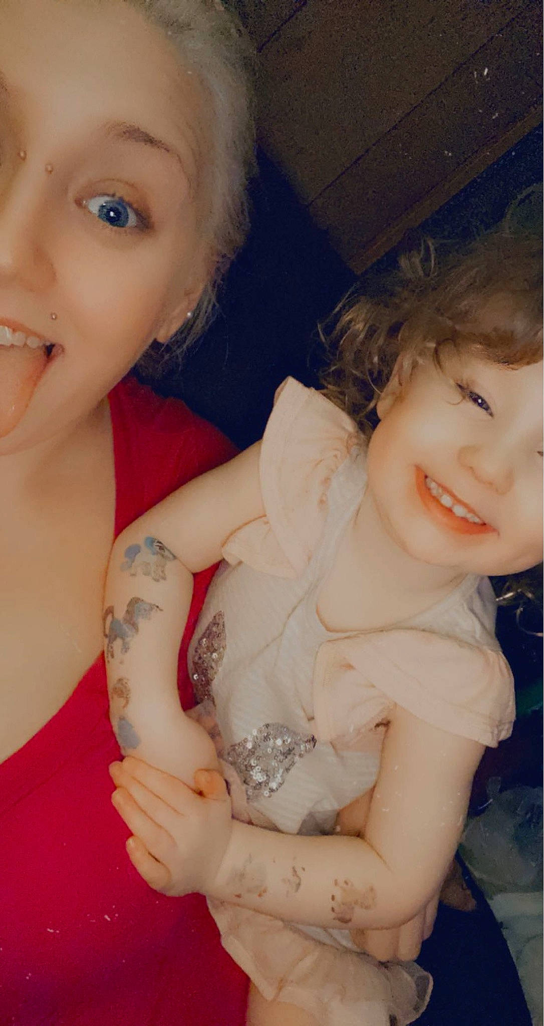 Ariya is registered to the contest to win money with this photo: arm, cheek, ear, eye, eyebrow, eyelash, face, flash_photography, gesture, hair, happy, iris, jaw, joy, lip, mouth, neck, nose, person, shoulder