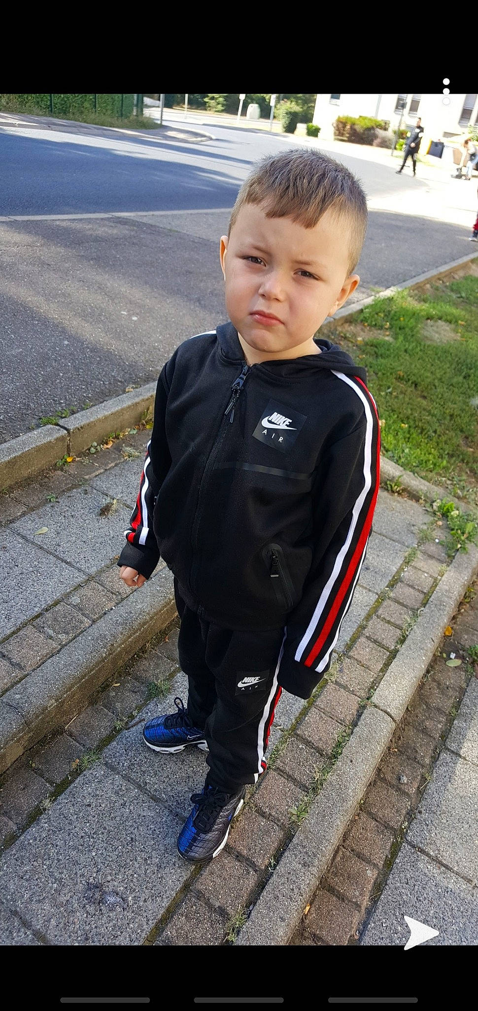 Vincenzo a rejoint le concours — aidez-le/la à gagner de superbes lots ! child, jacket, outerwear, person, personal_protective_equipment, toddler