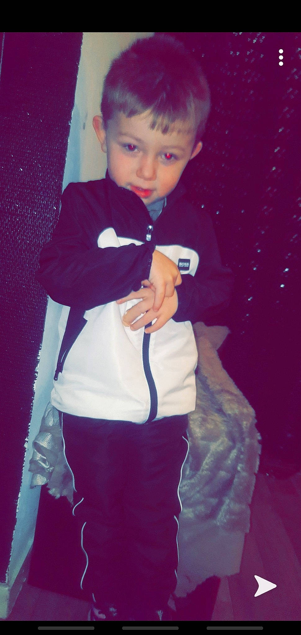 Livio participe au concours pour gagner de l'argent avec cette photo : abdomen, arm, blond, child, ear, human_body, joint, magenta, neck, person, photography, pink, shoulder, sportswear, trunk