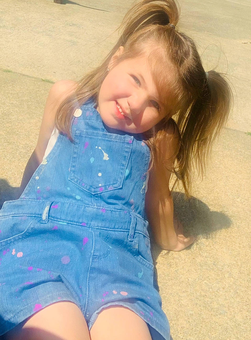 Aliza is registered to the contest to win money with this photo: arm, chest, eye, facial_expression, grass, hair, hairstyle, happy, head, human_body, joy, knee, leg, mouth, neck, people_in_nature, person, shoulder, skin, smile