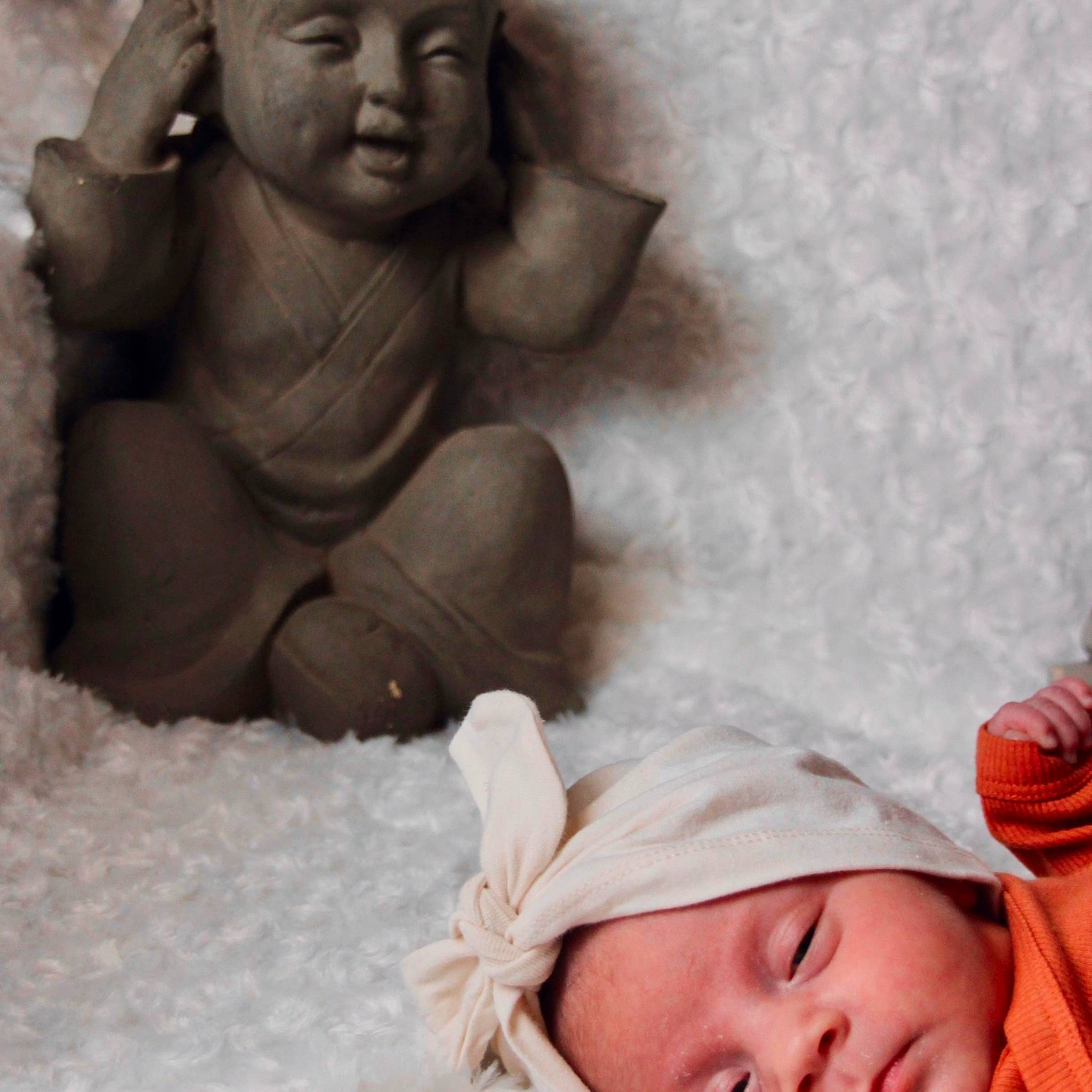 Léna participe au concours pour gagner de l'argent avec cette photo : art, artifact, baby_sleeping, cheek, chest, child, chin, comfort, eye, forehead, happy, head, lip, mouth, nose, organ, person, sculpture, skin, statue