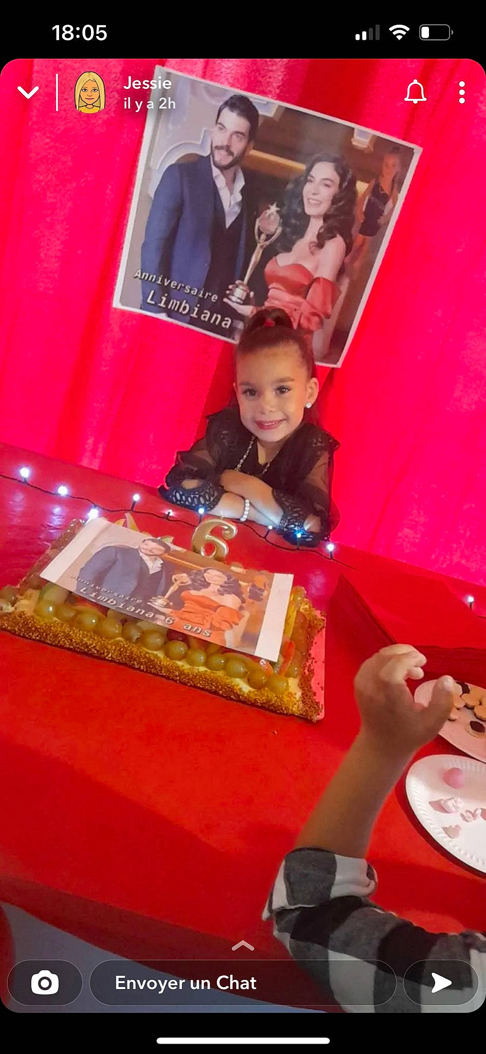 Limbiana a rejoint le concours — aidez-le/la à gagner de superbes lots ! art, baking, birthday, birthday_cake, cake, cake_decorating, cuisine, dessert, event, food, fun, joy, orange, person, plate, smile, sugar_cake, sugar_paste, sweetness, table