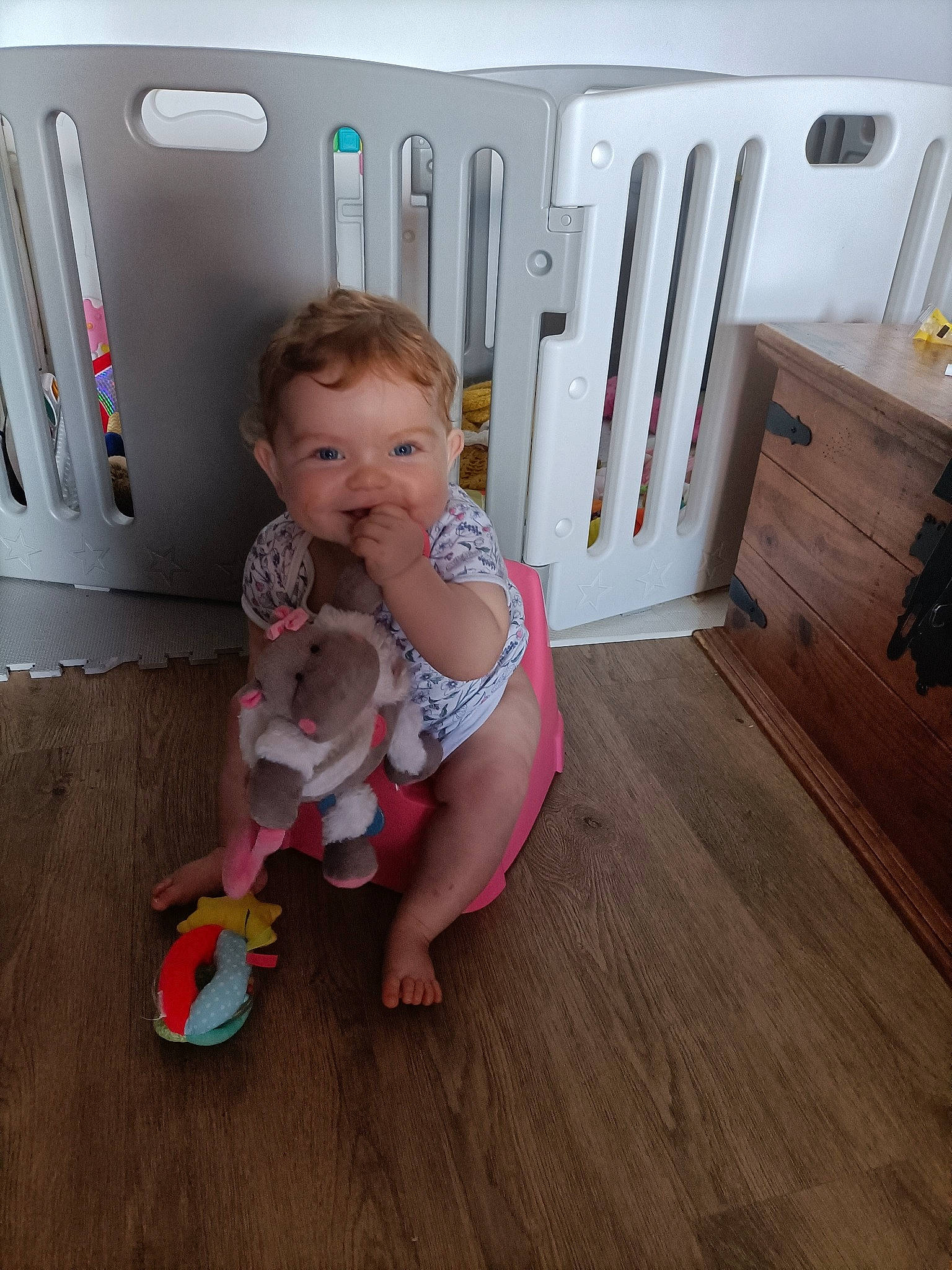 Lyne participe au concours pour gagner de l'argent avec cette photo : baby, baby_toddler_clothing, boat, child, eye, facial_expression, finger, floor, flooring, fun, hairstyle, hardwood, laminate_flooring, naval_architecture, person, skin, t_shirt, toddler, toy, watercraft
