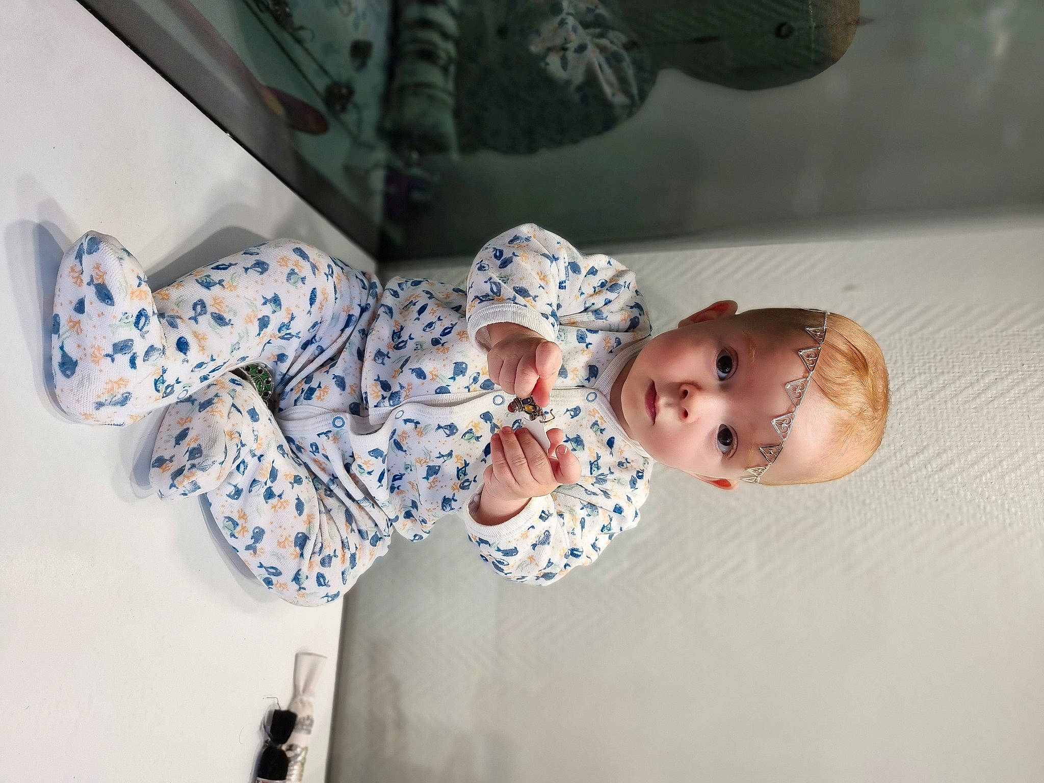 Roxanne participe au concours pour gagner de l'argent avec cette photo : baby, baby_products, baby_toddler_clothing, child, comfort, fashion_accessory, fun, linens, pattern, person, room, sitting, sleeve, toddler