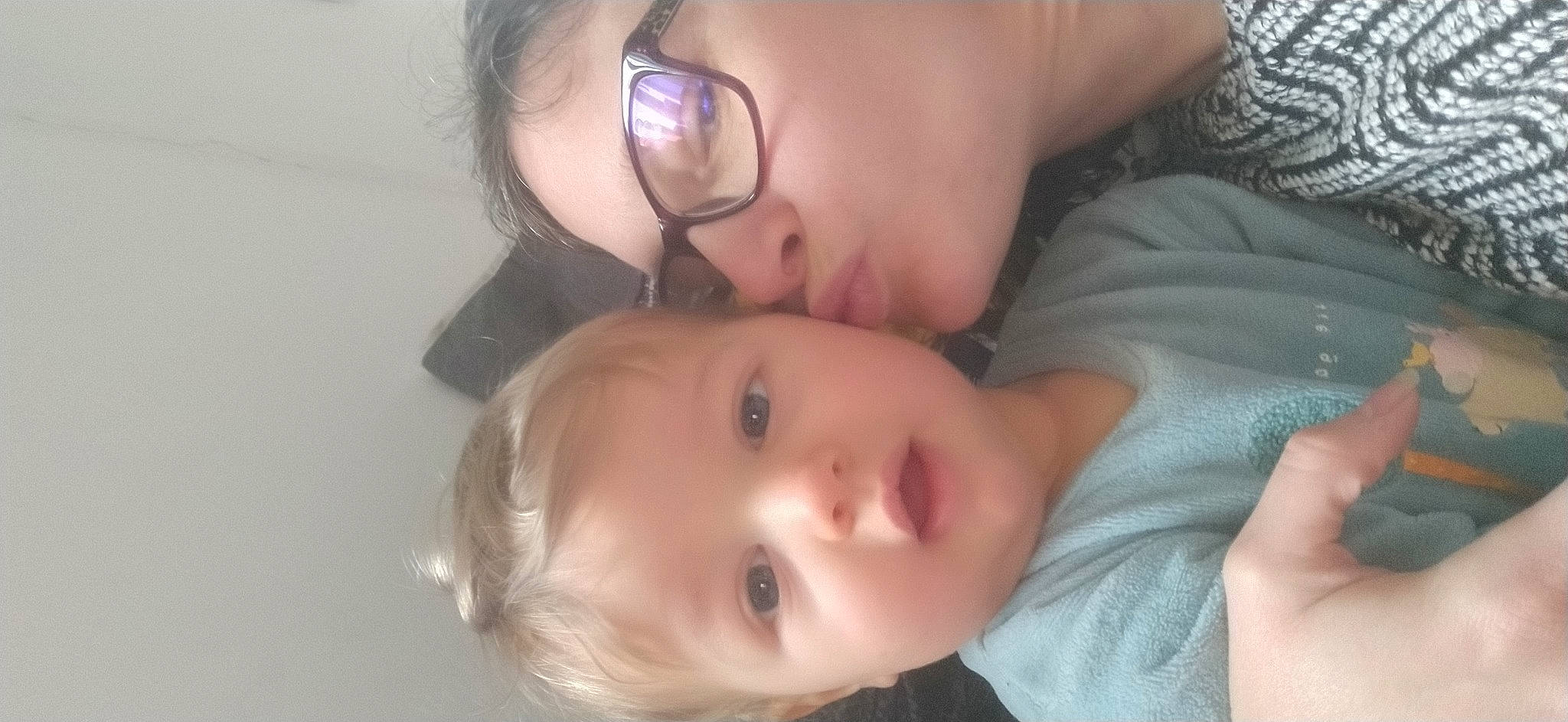 Sören a rejoint le concours — aidez-le/la à gagner de superbes lots ! cheek, comfort, ear, eyebrow, eyelash, eyewear, forehead, gesture, glasses, hair, happy, iris, lip, mouth, neck, nose, organ, person, skin, toddler