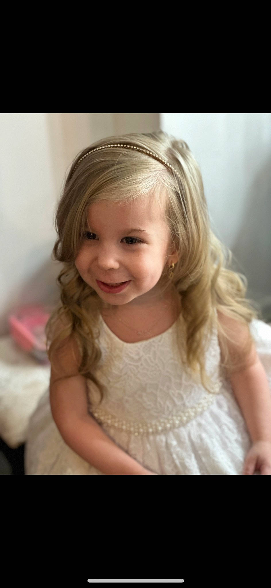 Capri is registered to the contest to win money with this photo: beauty, blond, bridal_accessory, dress, eyebrow, eyelash, flash_photography, fun, gesture, happy, headpiece, human_body, iris, joy, lip, long_hair, person, shoulder, skin, smile