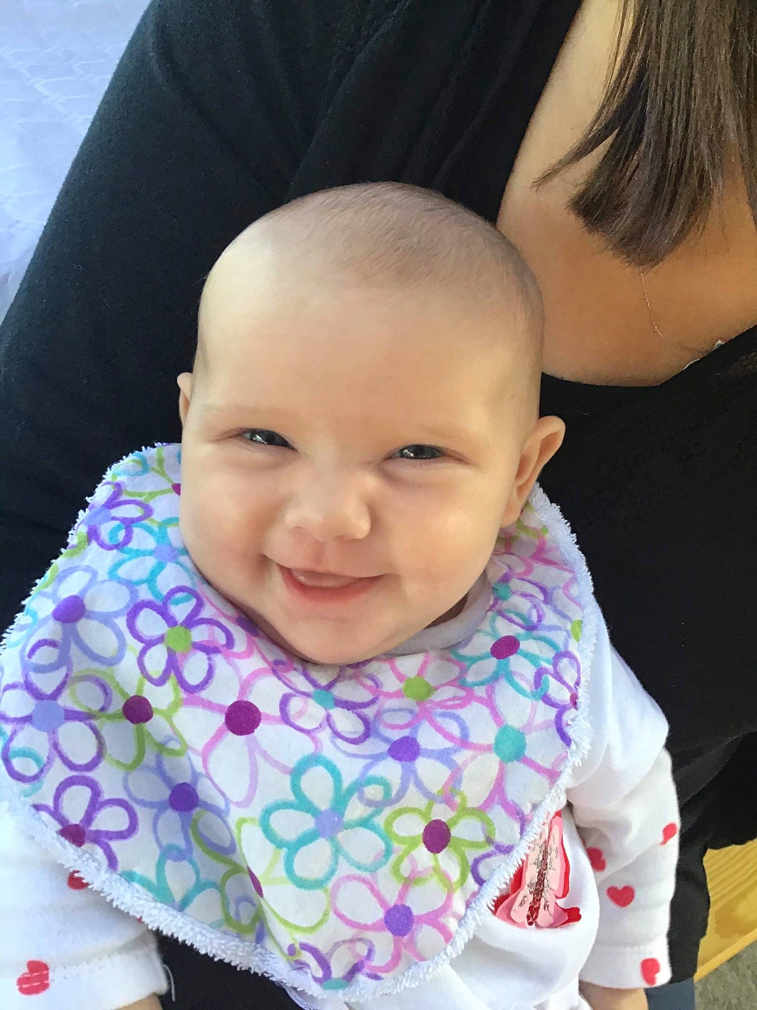 Cattleya a rejoint le concours — aidez-le/la à gagner de superbes lots ! cheek, eye, eyebrow, eyelash, face, facial_expression, forehead, happy, head, human, joy, lip, mouth, neck, nose, outerwear, person, product, purple, skin