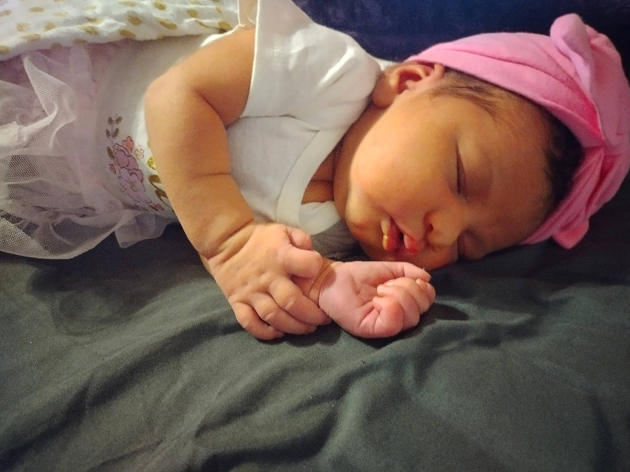 Violet is registered to the contest to win money with this photo: baby, bridal_accessory, bridal_clothing, bridal_veil, bride, comfort, event, eye, finger, gesture, gown, hand, happy, human_body, jewellery, linens, person, skin, thumb, toddler