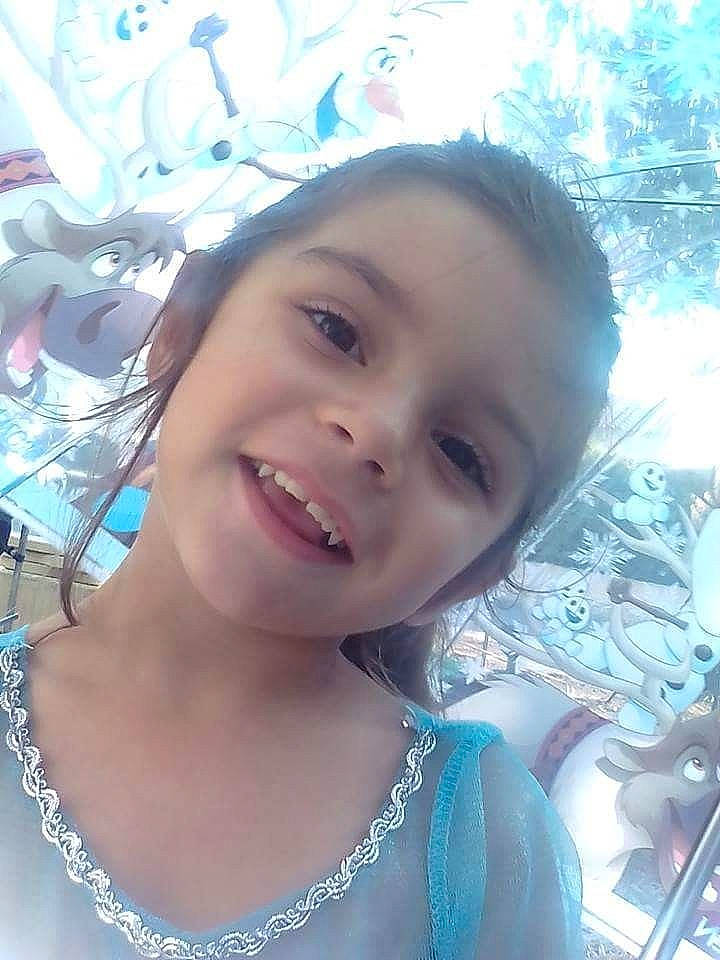 Kiara participe au concours pour gagner de l'argent avec cette photo : beauty, black_hair, cheek, chin, emotion, eye, eyebrow, face, forehead, girl, hairstyle, head, human_hair_color, joy, lip, mouth, nose, person, selfie, skin