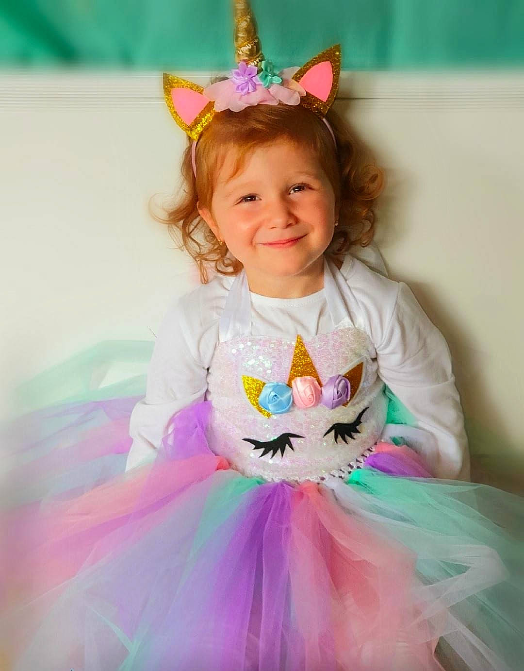 Shanna a rejoint le concours — aidez-le/la à gagner de superbes lots ! baby_toddler_clothing, ballet_tutu, birthday, child, clothing, costume, hair_accessory, joy, party, person, pink, smile, toddler