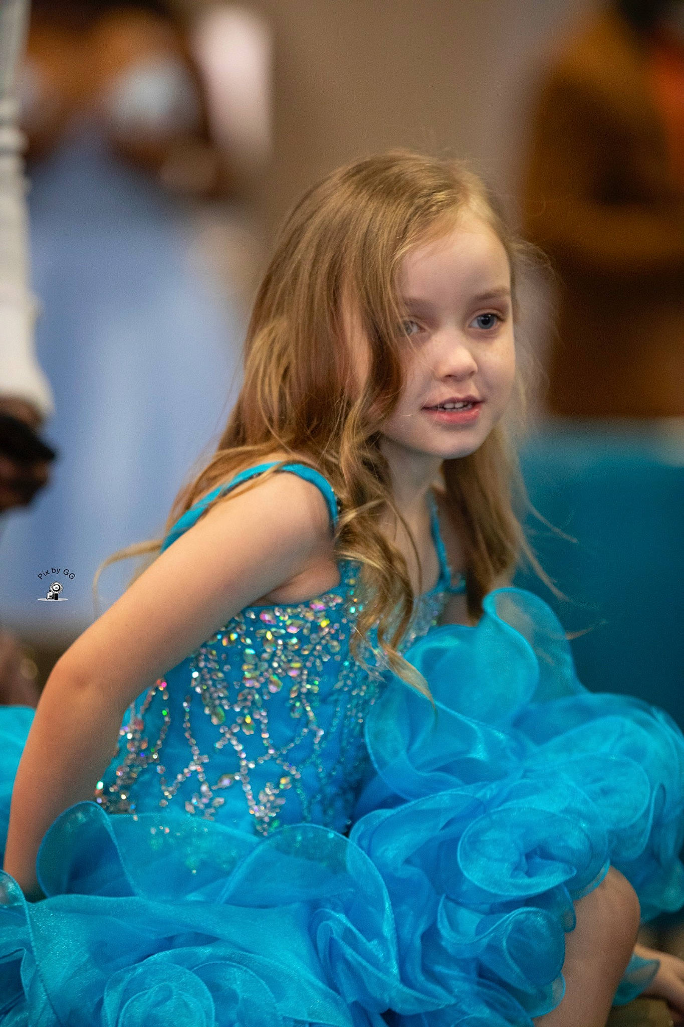 Chloé is registered to the contest to win money with this photo: aqua, blond, brown_hair, child_model, day_dress, embellishment, long_hair, person