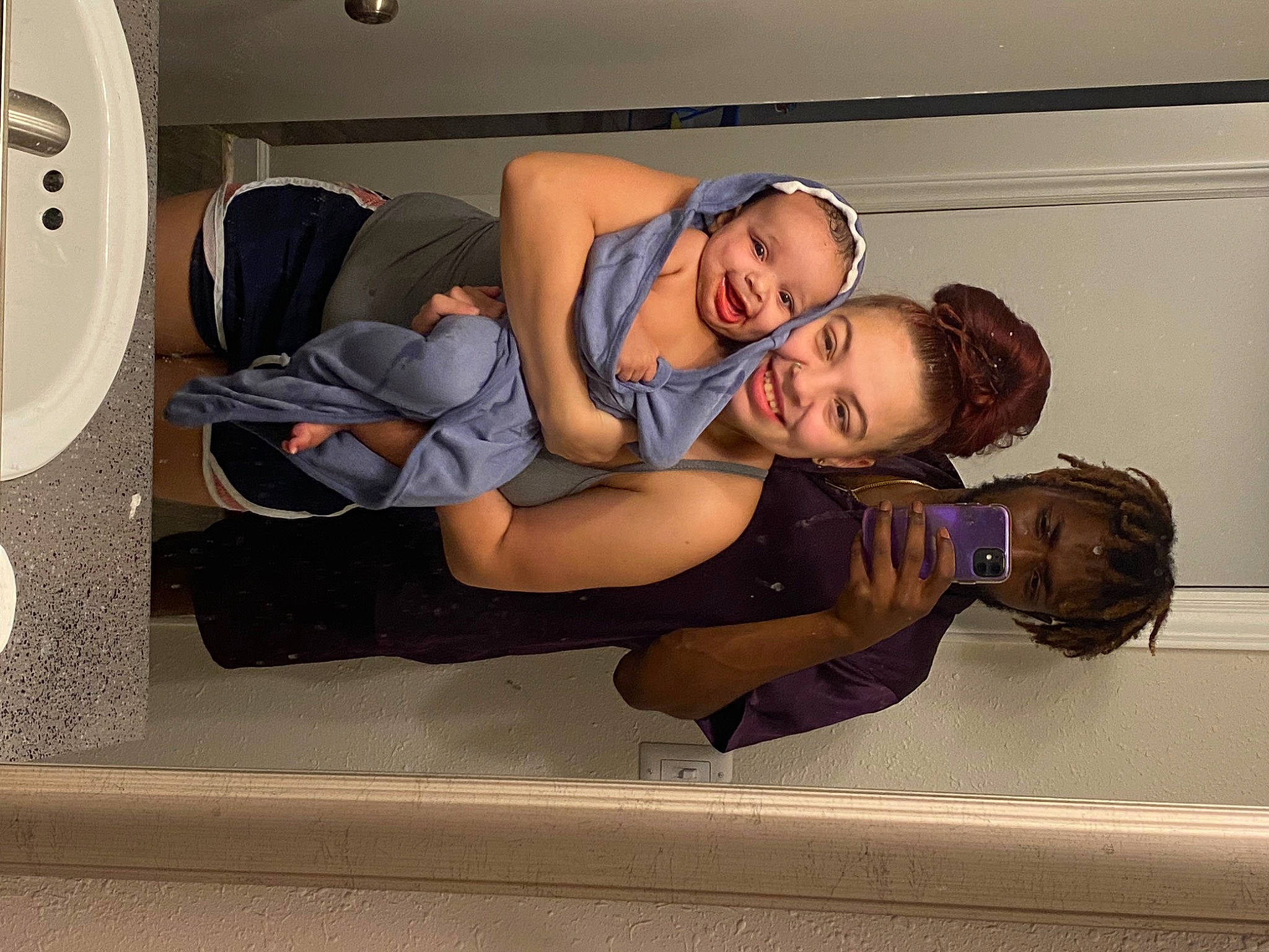 Kaisyn is registered to the contest to win money with this photo: abdomen, airplane, automotive_design, cabin, child, comfort, elbow, eyewear, fun, human_leg, joy, knee, leg, person, public_transport, room, shorts, sitting, sportswear, t_shirt