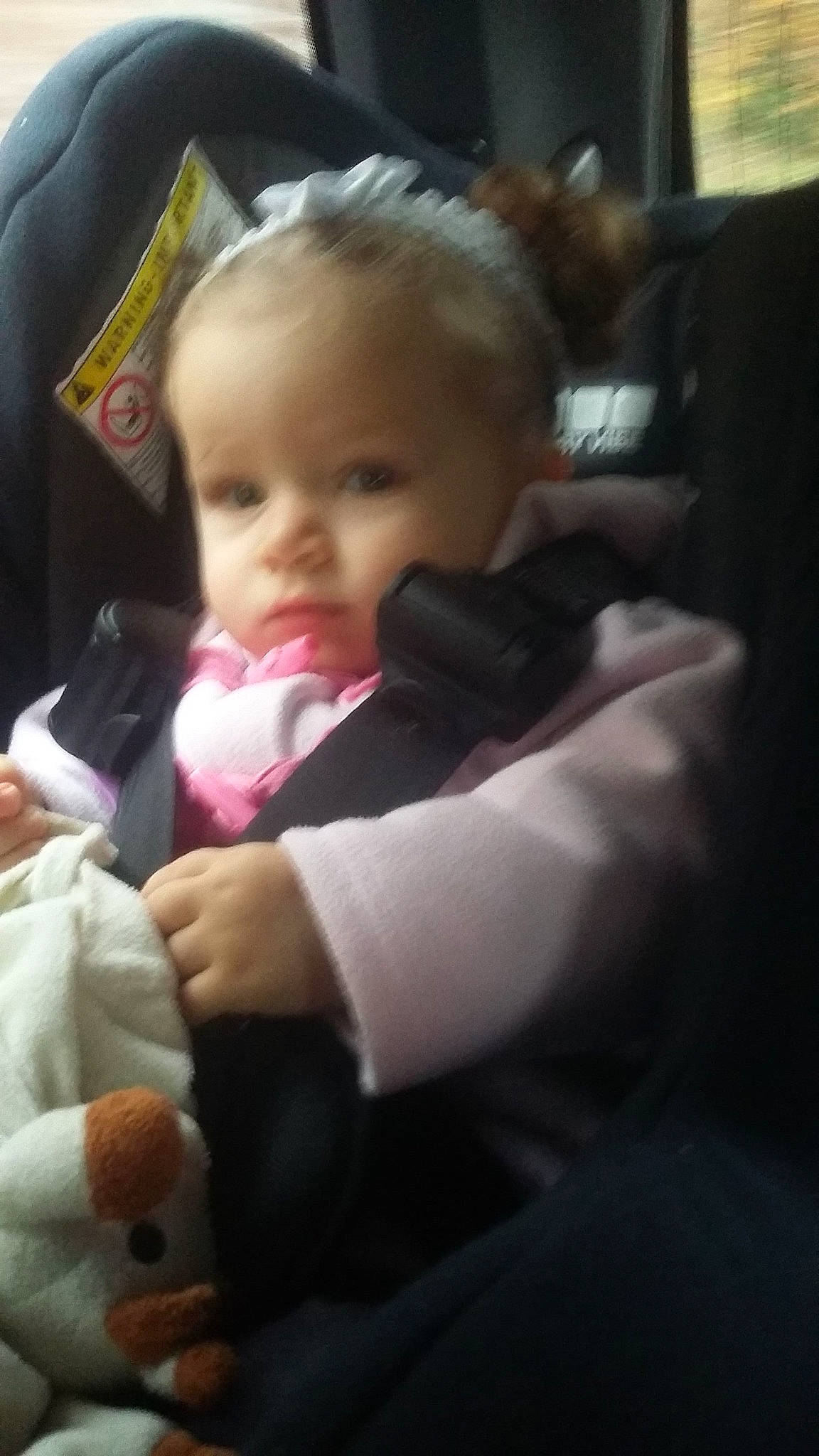 Inès a rejoint le concours — aidez-le/la à gagner de superbes lots ! car_seat, child, day, ear, eye, fun, girl, head, infant, mouth, nose, person, product, sitting, skin, smile, textile, toddler