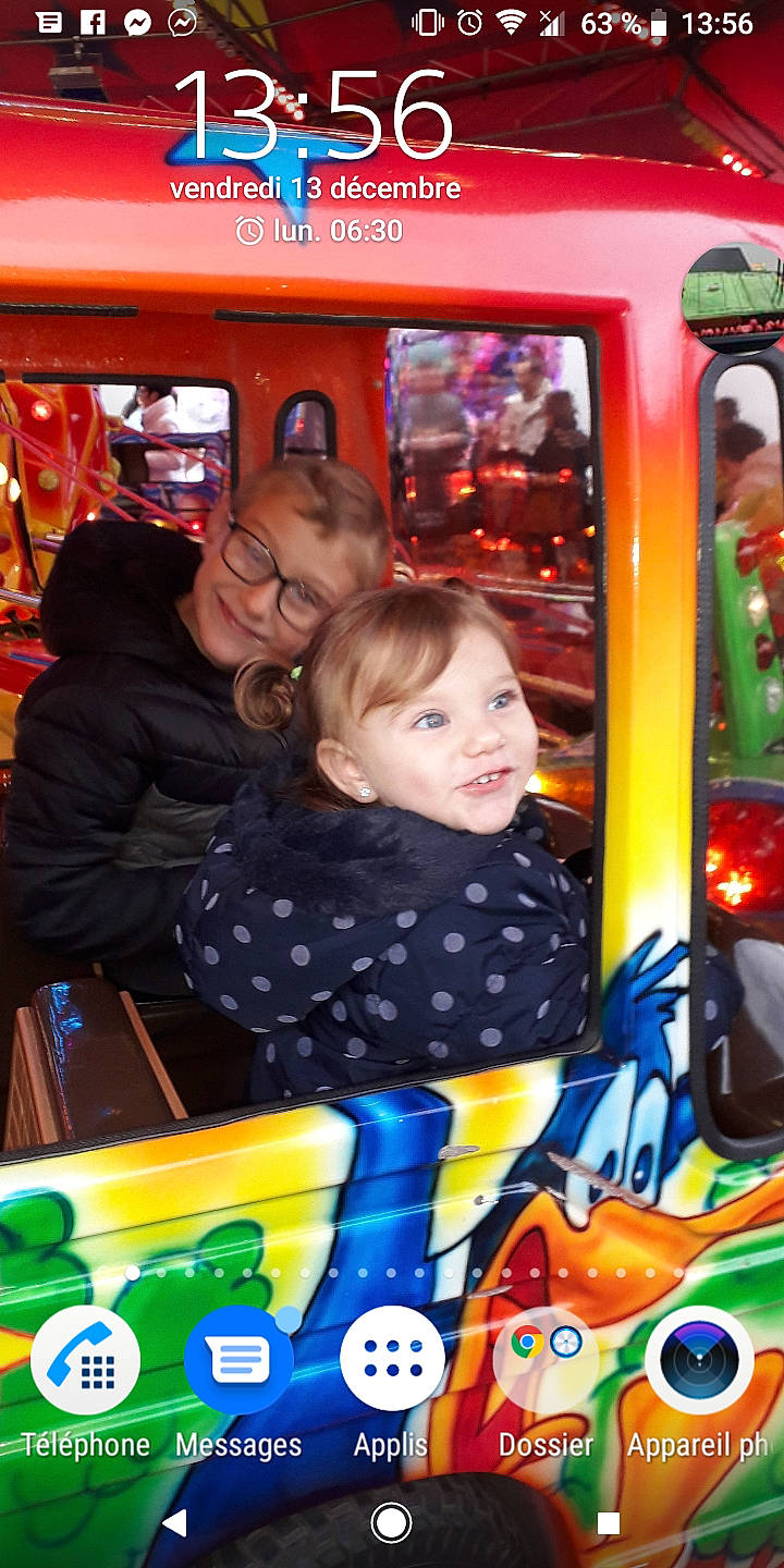 Kamellya participe au concours pour gagner de l'argent avec cette photo : amusement_ride, child, fun, games, joy, leisure, person, photography, play, recreation, selfie, toddler, vehicle