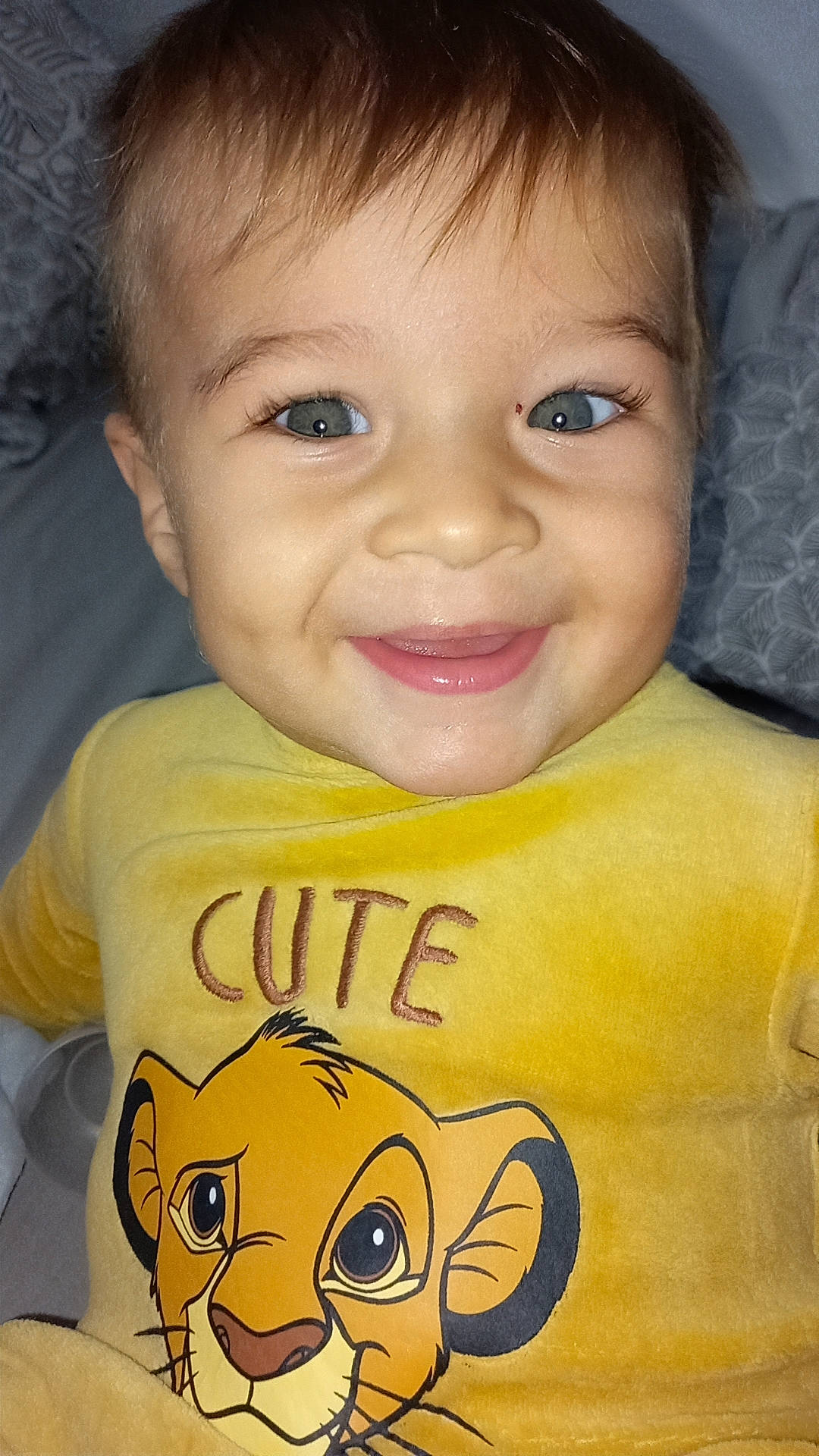 Antonio participe au concours pour gagner de l'argent avec cette photo : baby_toddler_clothing, cheek, chin, eyebrow, eyelash, facial_expression, forehead, gesture, happy, head, joy, lip, mammal, mouth, nose, organ, person, skin, sleeve, smile