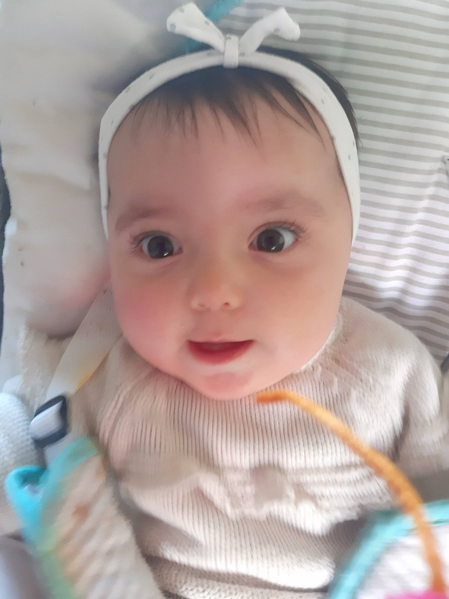 Thaïs participe au concours pour gagner de l'argent avec cette photo : baby, cheek, child, ear, eye, eyebrow, face, forehead, head, iris, lip, nose, person, product, skin, smile, toddler