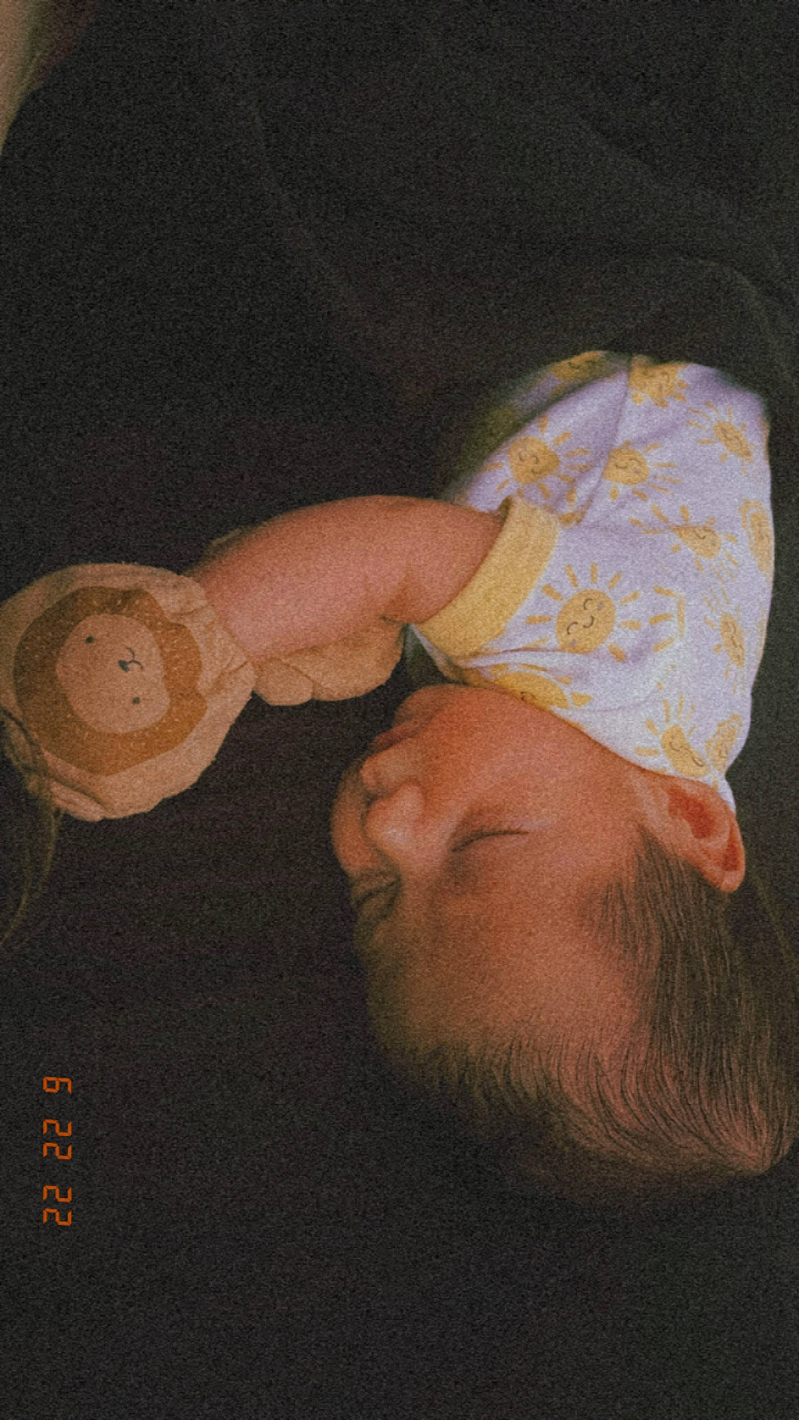 Billy is registered to the contest to win money with this photo: abdomen, art, beard, cap, chest, child, ear, elbow, eyebrow, finger, gesture, hat, human_leg, mammal, neck, nose, person, skin, thigh, thumb