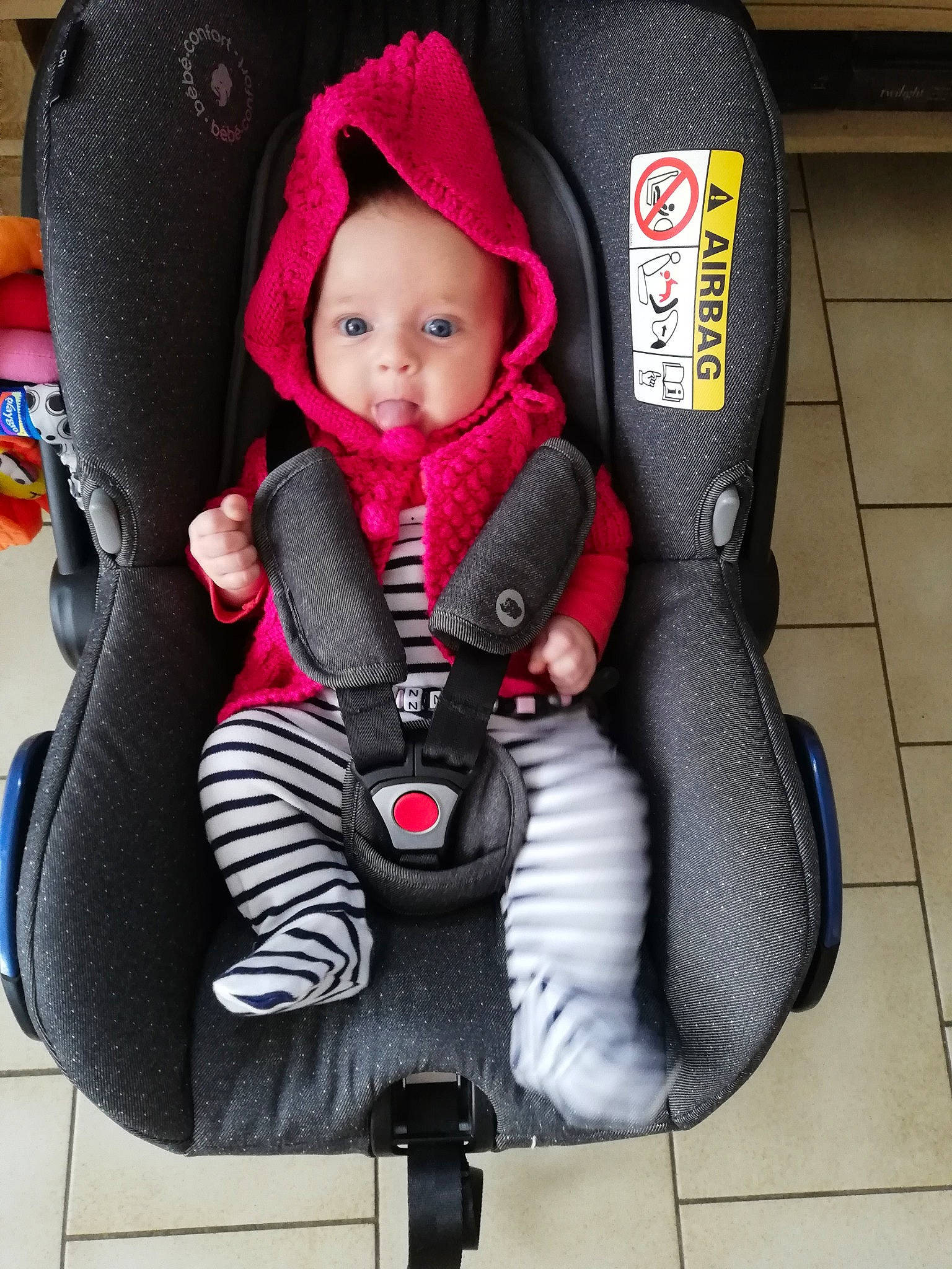 Lyanna a rejoint le concours — aidez-le/la à gagner de superbes lots ! baby, baby_carriage, baby_in_car_seat, baby_products, car_seat, car_seat_cover, child, comfort, headwear, person, pink, product, seat_belt, toddler