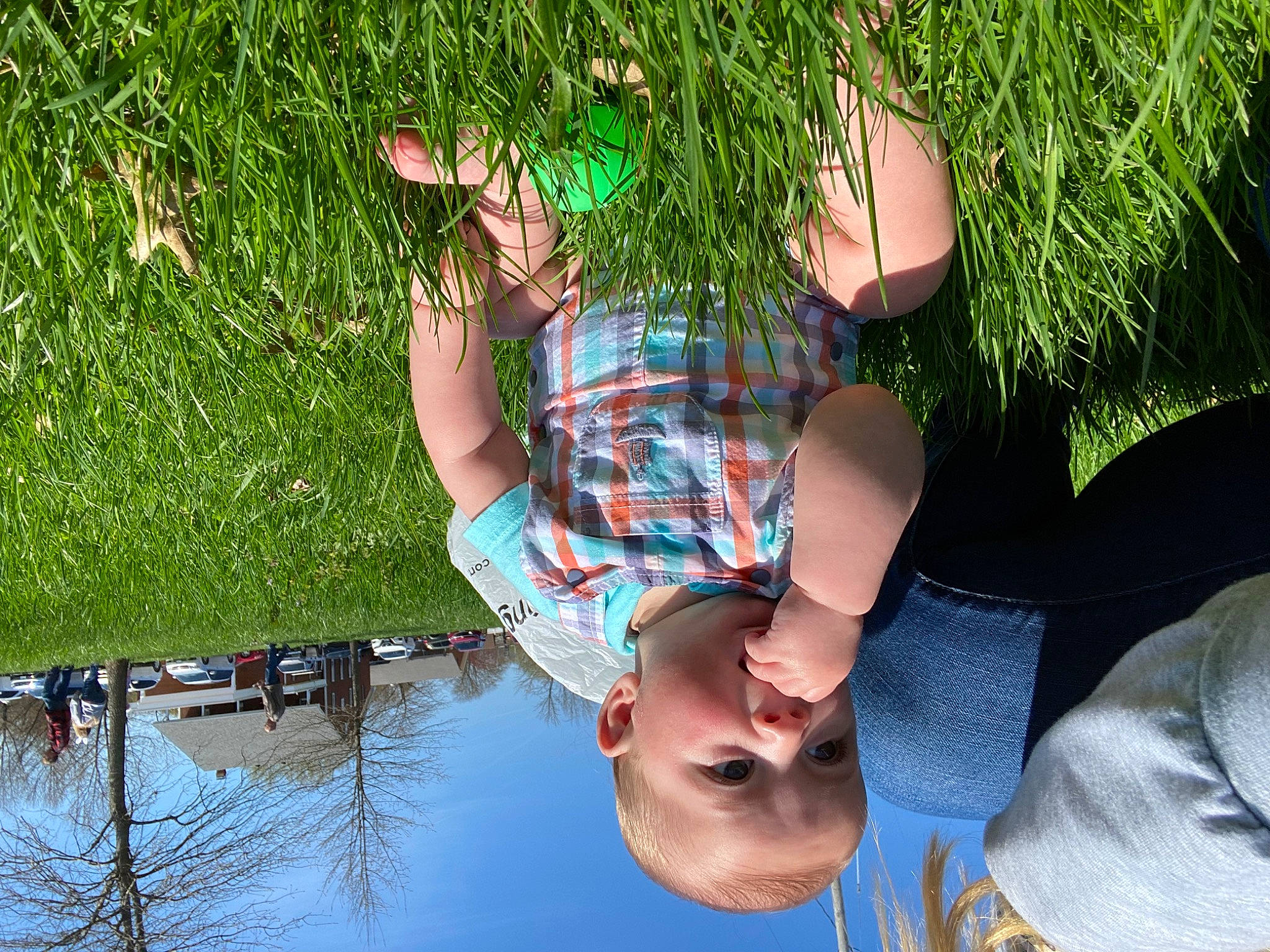Oliver is registered to the contest to win money with this photo: adaptation, eyewear, fun, gesture, glasses, grass, grass_family, green, happy, leaf, leisure, organism, people, people_in_nature, person, photograph, plant, shirt, t_shirt, tree