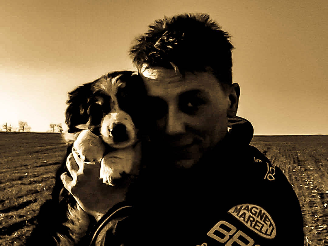 Titoune a rejoint le concours — aidez-le/la à gagner de superbes lots ! black_and_white, carnivore, cloud, companion_dog, dog, dog_breed, eye, eyewear, flash_photography, gesture, happy, head, monochrome, monochrome_photography, people_in_nature, sky, smile, style, sunlight, t_shirt