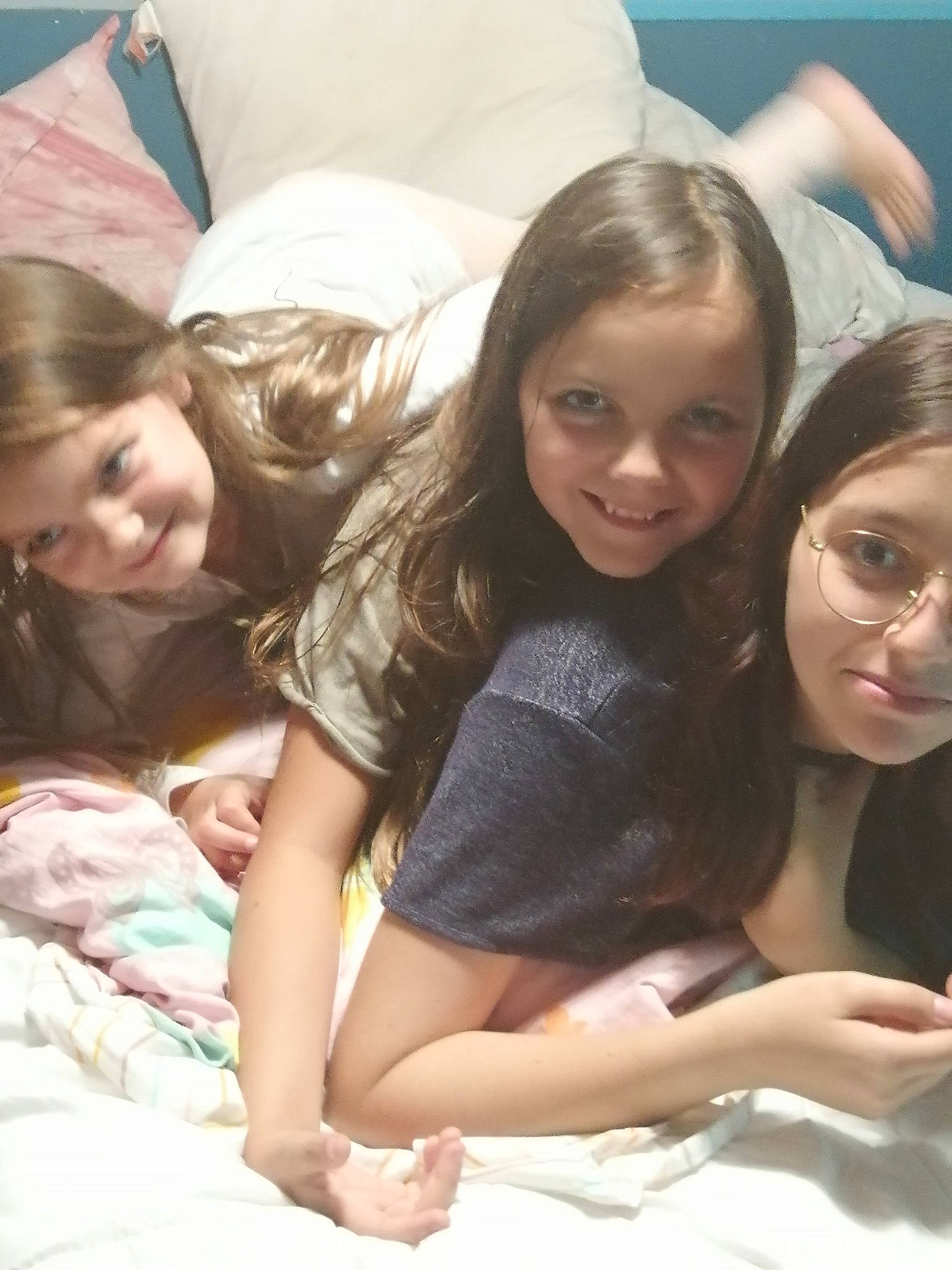 Lovely participe au concours pour gagner de l'argent avec cette photo : beauty, blond, child, comfort, event, face, facial_expression, friendship, fun, gesture, hair, happy, human, interaction, joy, leisure, mammal, mouth, organ, person