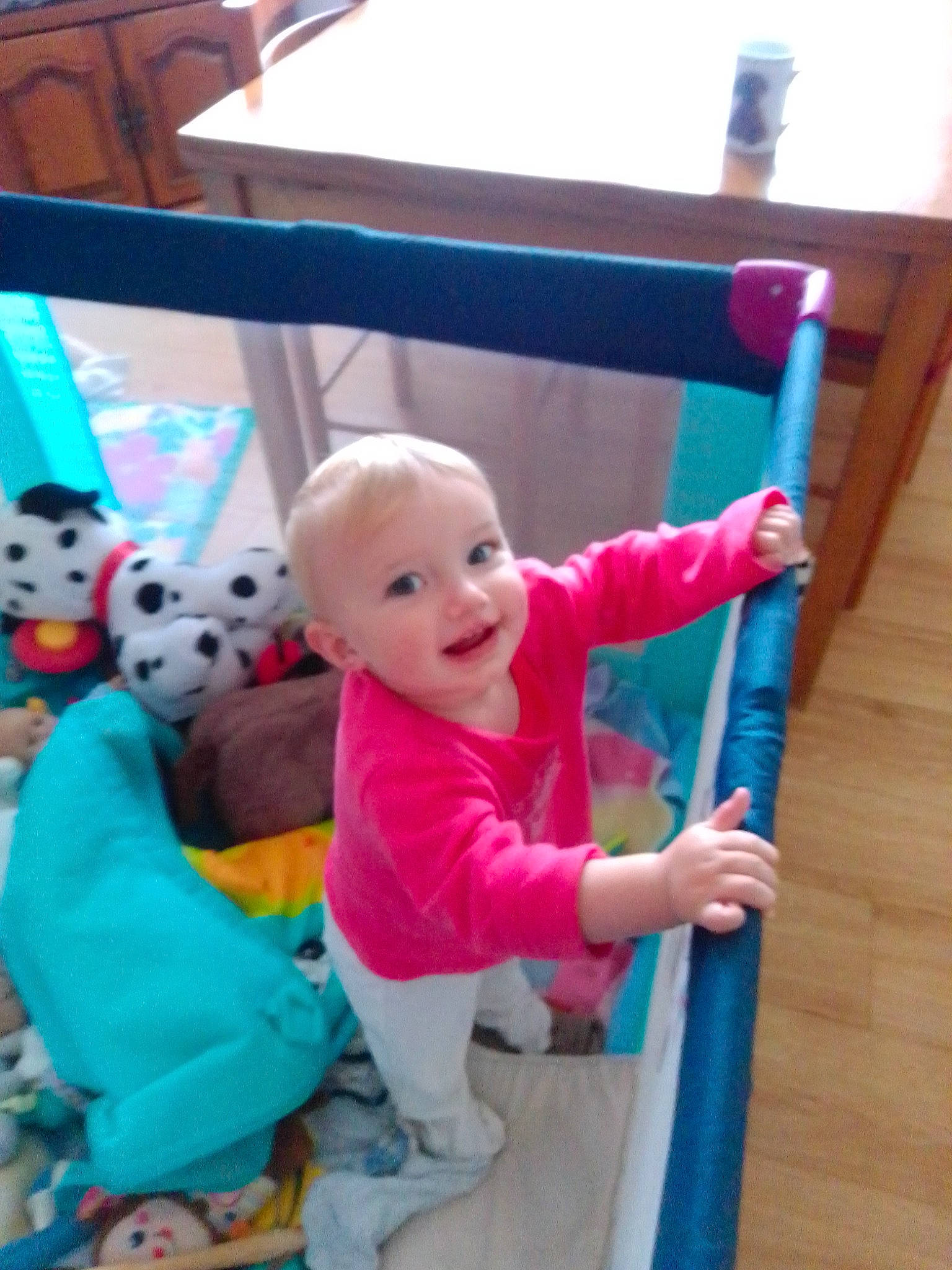 Gladys participe au concours pour gagner de l'argent avec cette photo : baby, child, person, play, toddler, toy