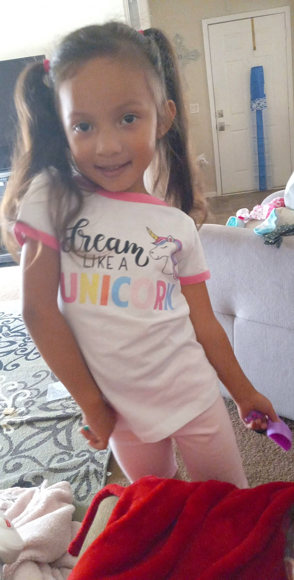 Cristiana is registered to the contest to win money with this photo: black_hair, eye, face, hair, hairstyle, hand, happy, head, human_body, iris, joint, joy, mouth, neck, person, pink, shoulder, skin, sleeve, smile