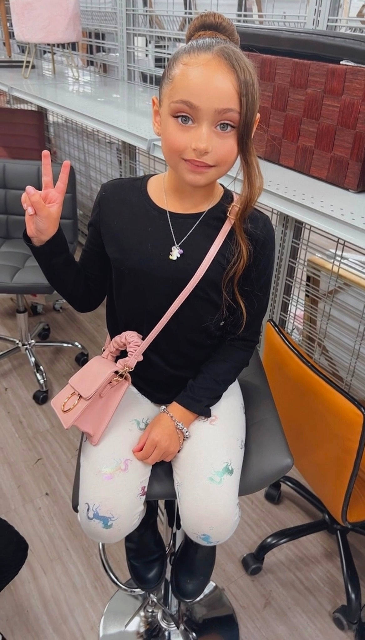 Layla is registered to the contest to win money with this photo: bag, beauty, blazer, eyewear, fashion, fashion_accessory, fashion_design, hair, hairstyle, human_leg, jewellery, joint, joy, knee, long_hair, luggage_and_bags, person, photograph, sleeve, snapshot