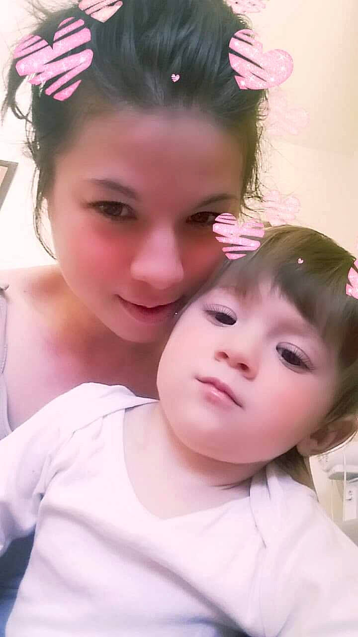 Enzo a rejoint le concours — aidez-le/la à gagner de superbes lots ! beauty, black_hair, cheek, child, chin, eye, eyebrow, eyelash, face, forehead, hair, hairstyle, head, joy, lip, nose, person, pink, selfie, skin